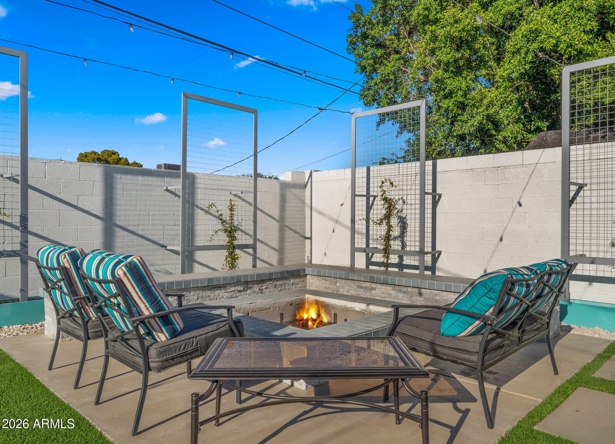 7514 E MORELAND Street