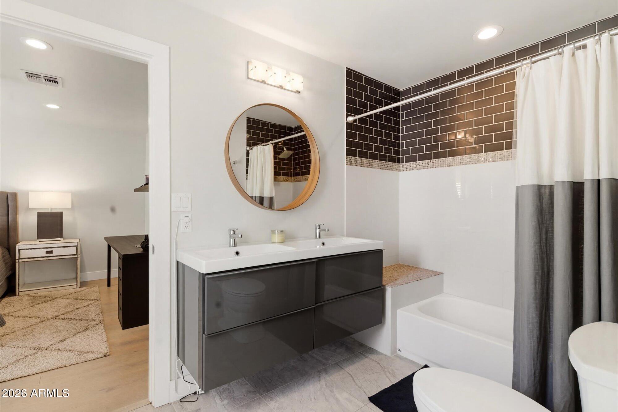 8372 E SAN SALVADOR Drive