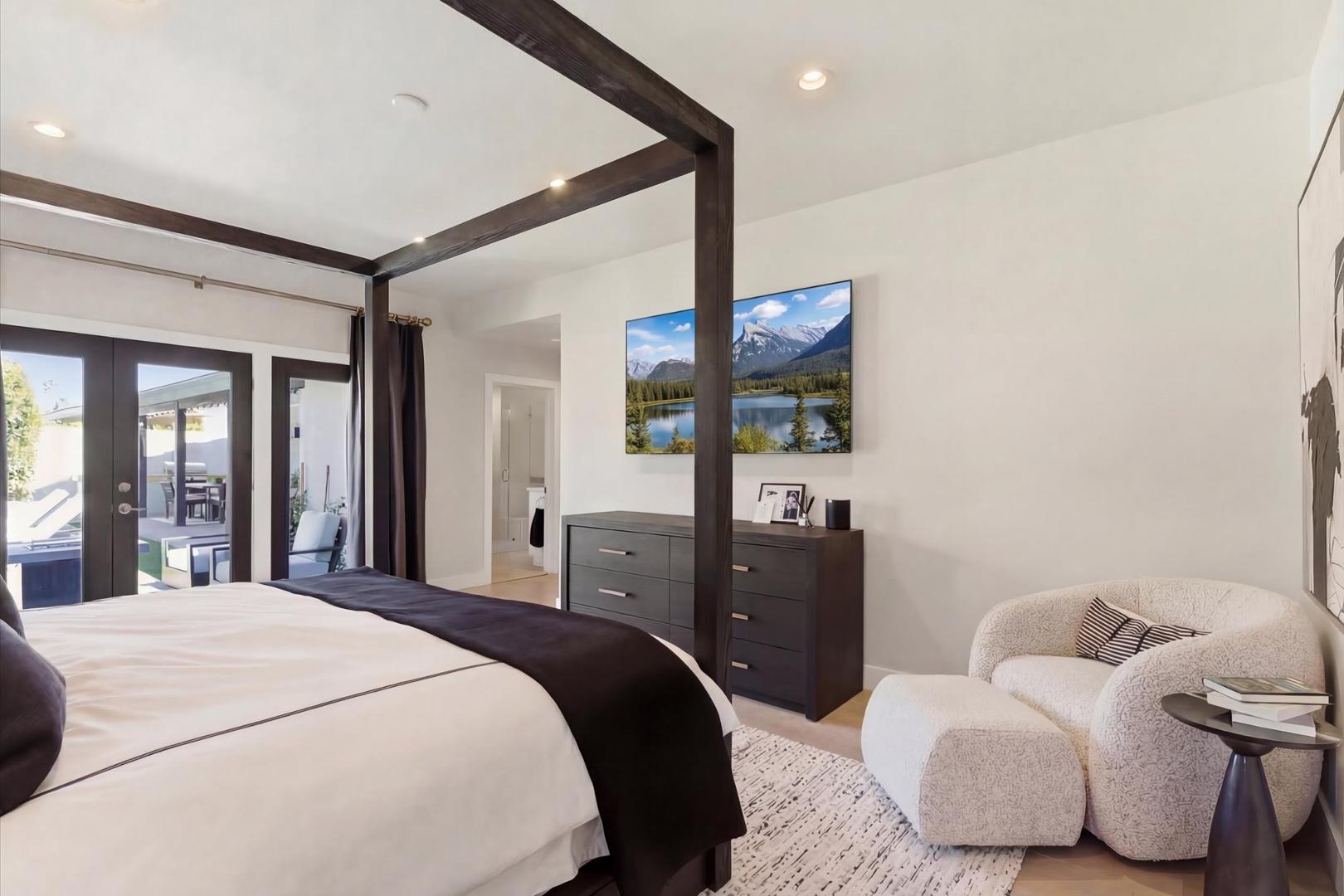 8372 E San Salvador Drive