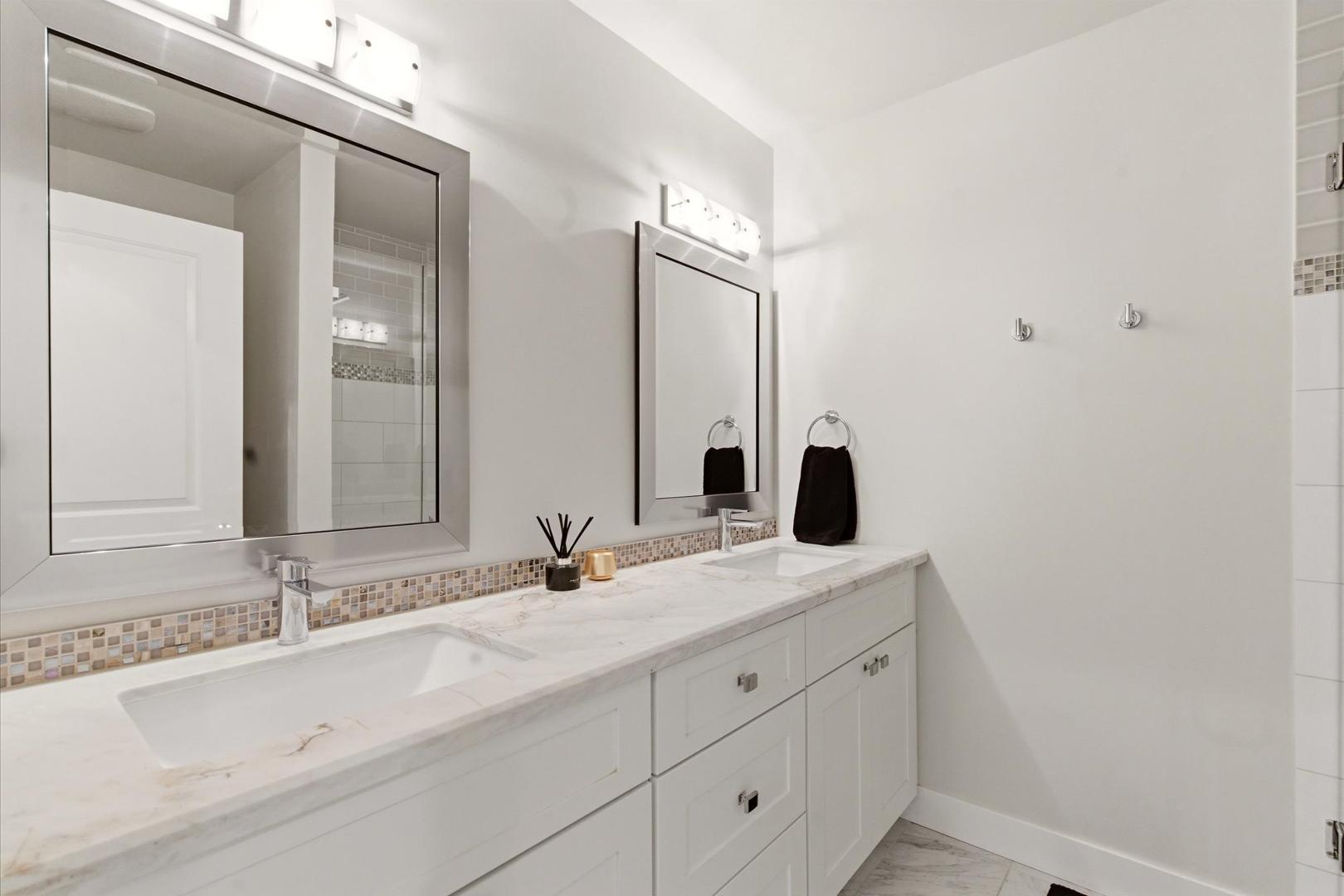 8372 E San Salvador Drive