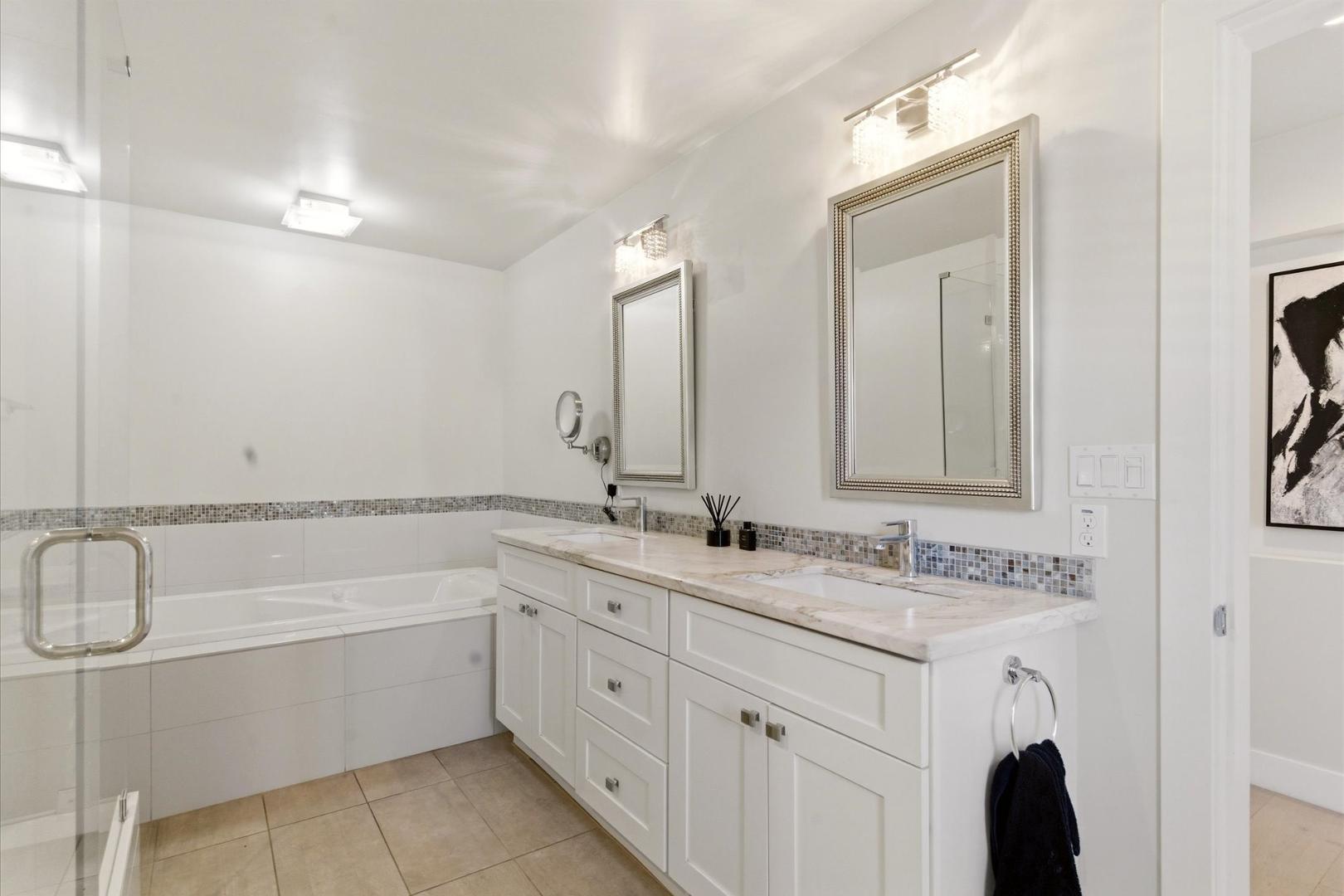 8372 E San Salvador Drive