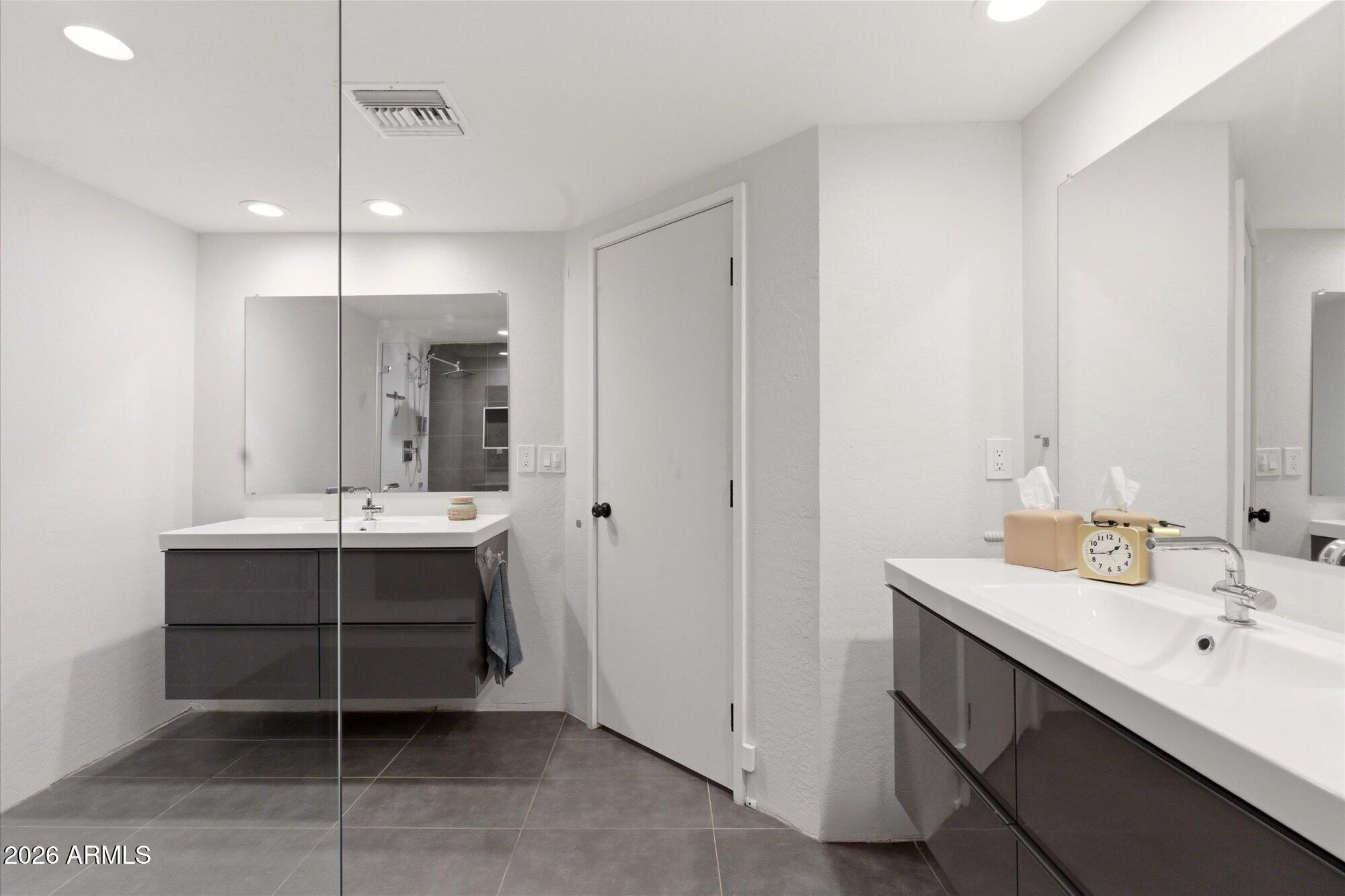 3020 E WETHERSFIELD Road