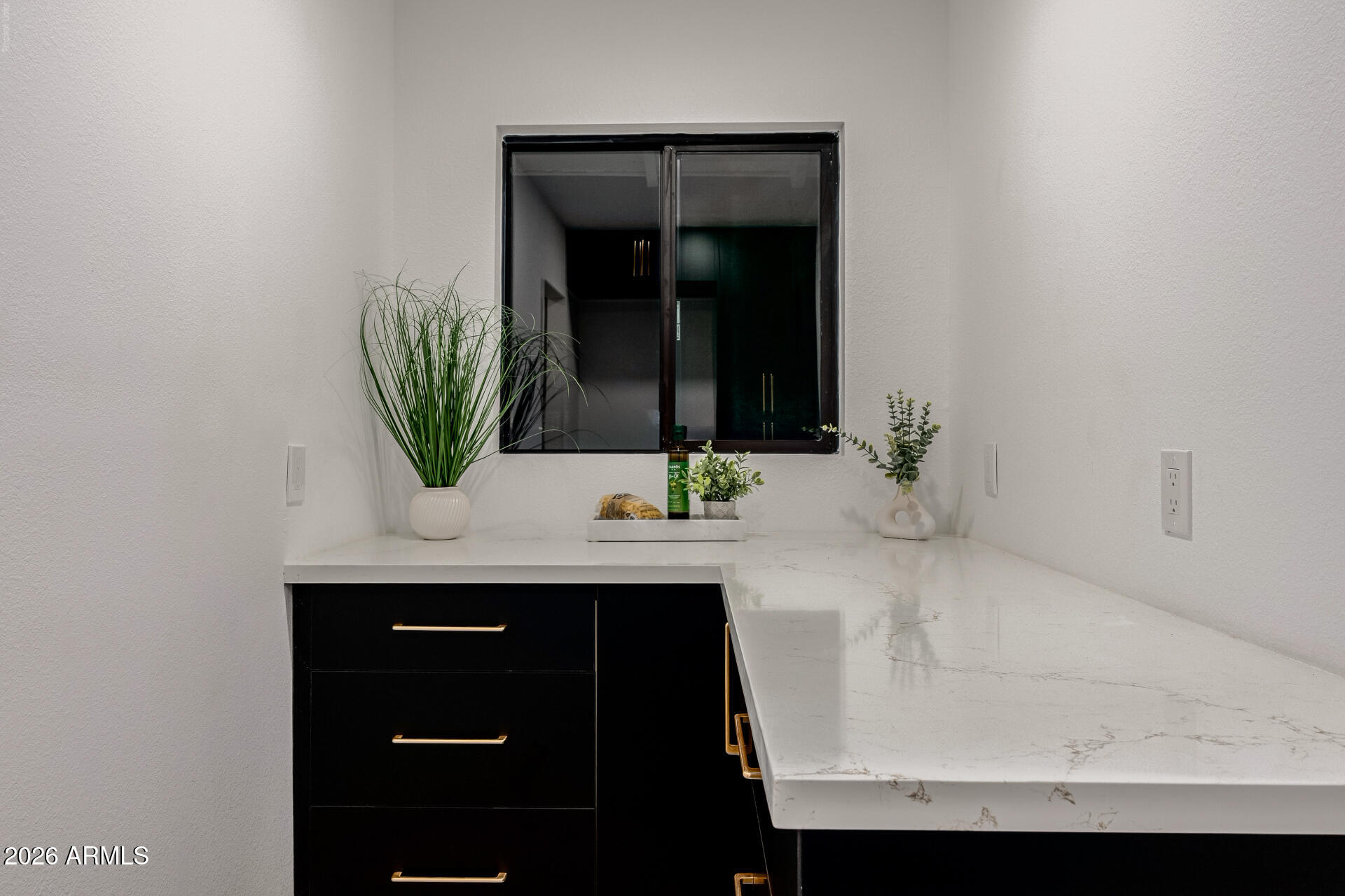 1111 W TOWNLEY Avenue