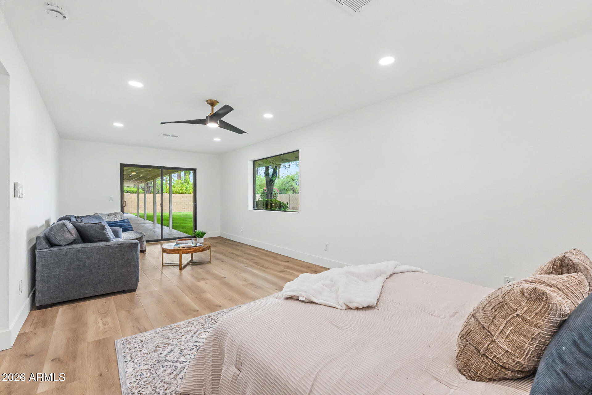 1111 W TOWNLEY Avenue