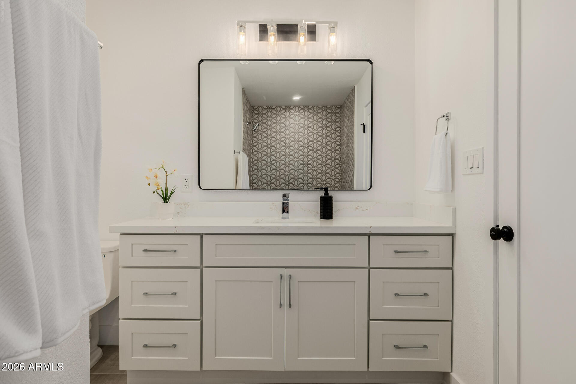 1111 W TOWNLEY Avenue