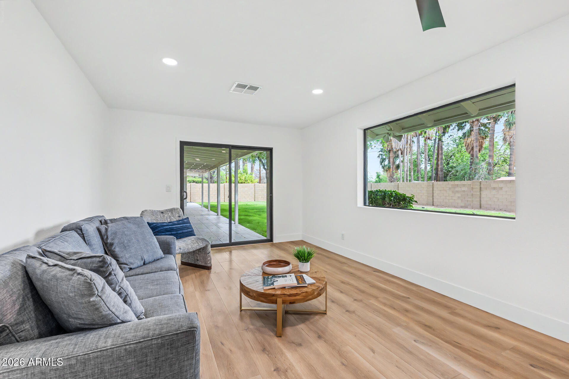 1111 W TOWNLEY Avenue