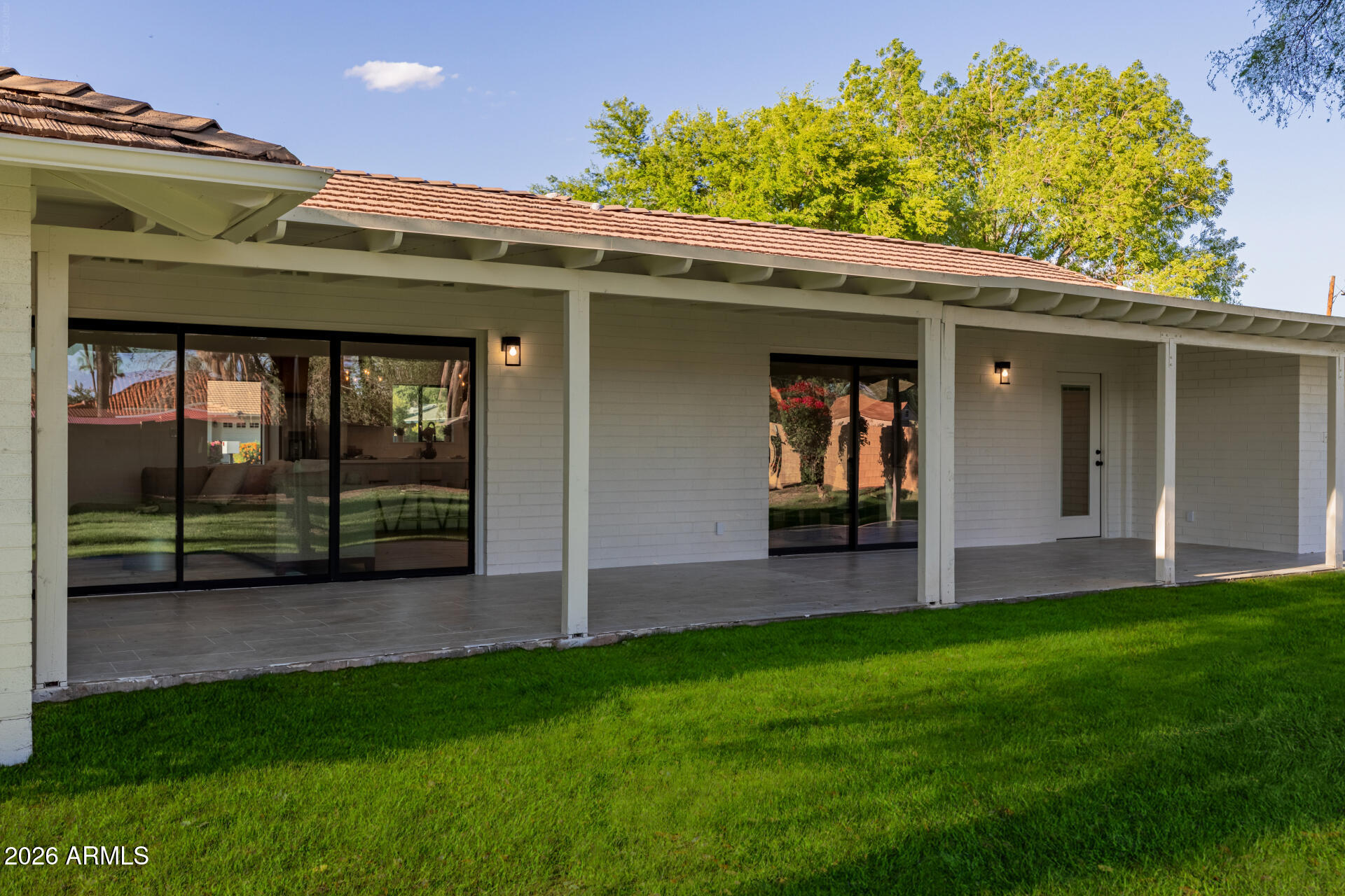 1111 W TOWNLEY Avenue