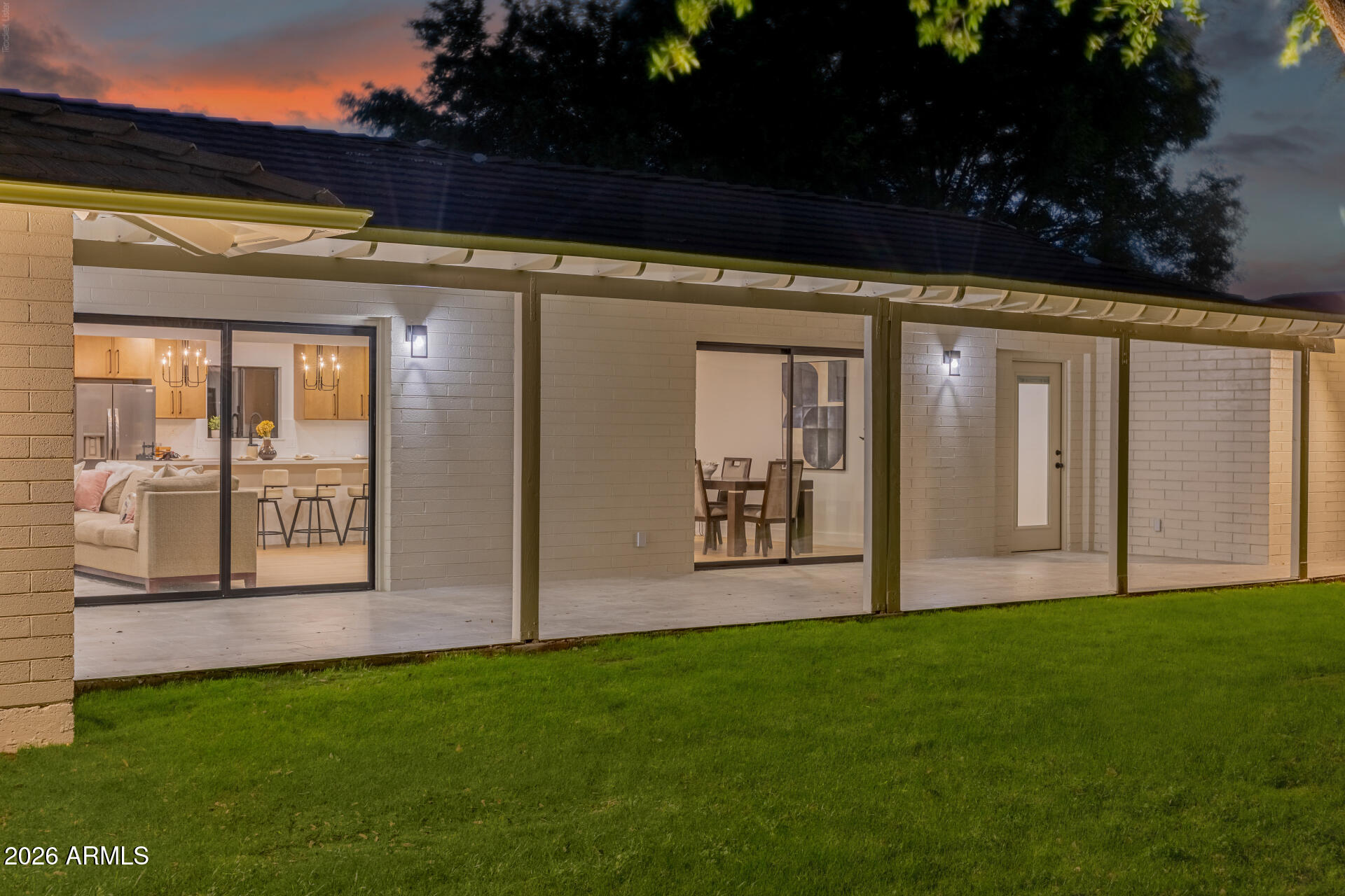 1111 W TOWNLEY Avenue