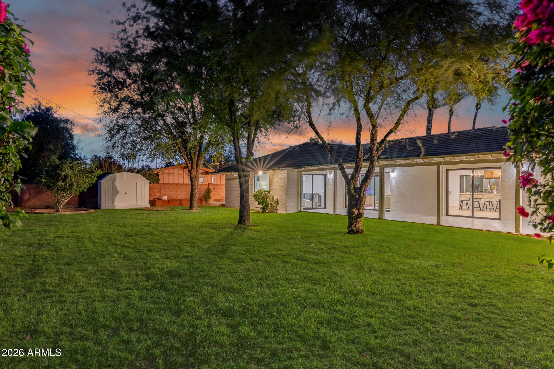 1111 W TOWNLEY Avenue