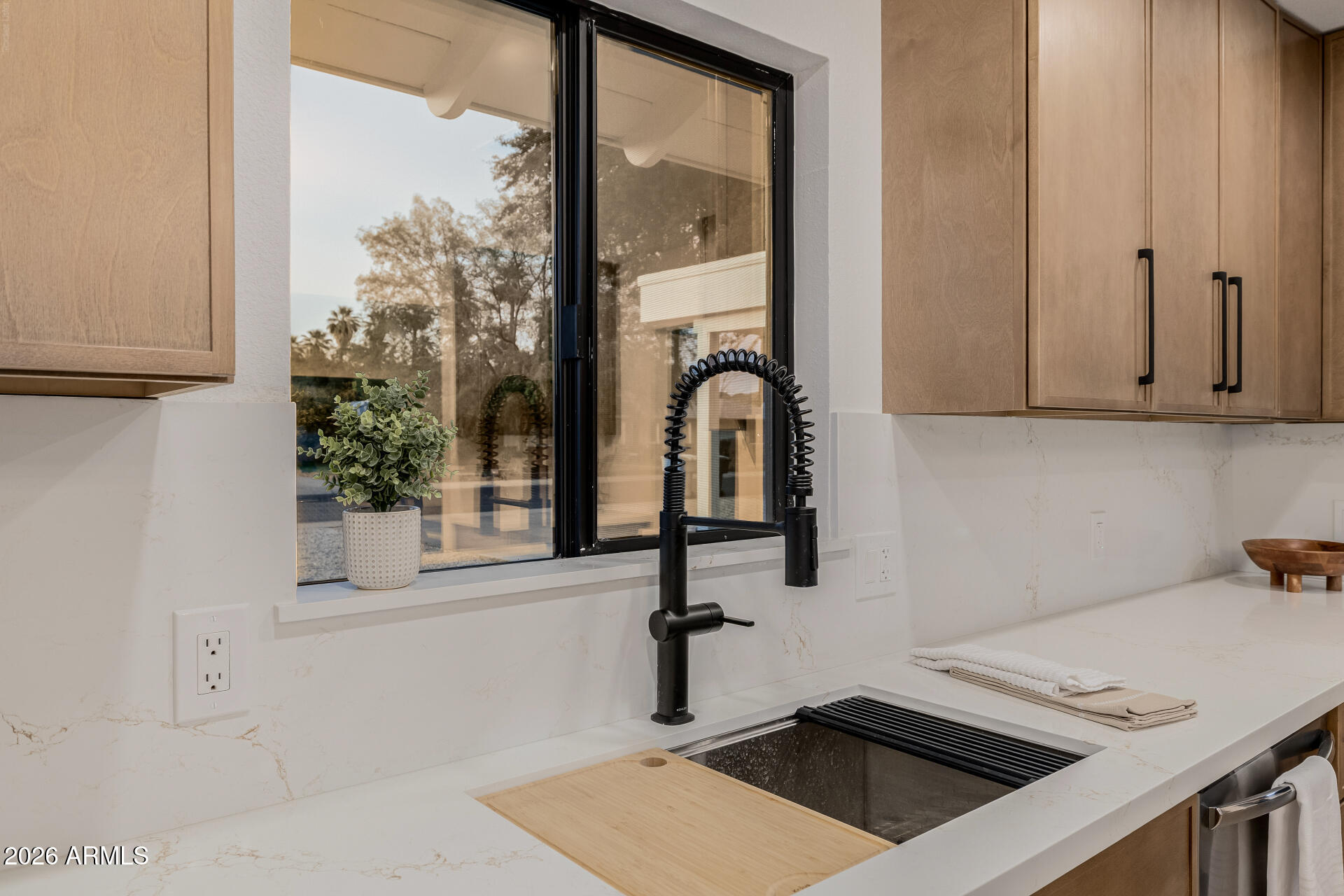 1111 W TOWNLEY Avenue