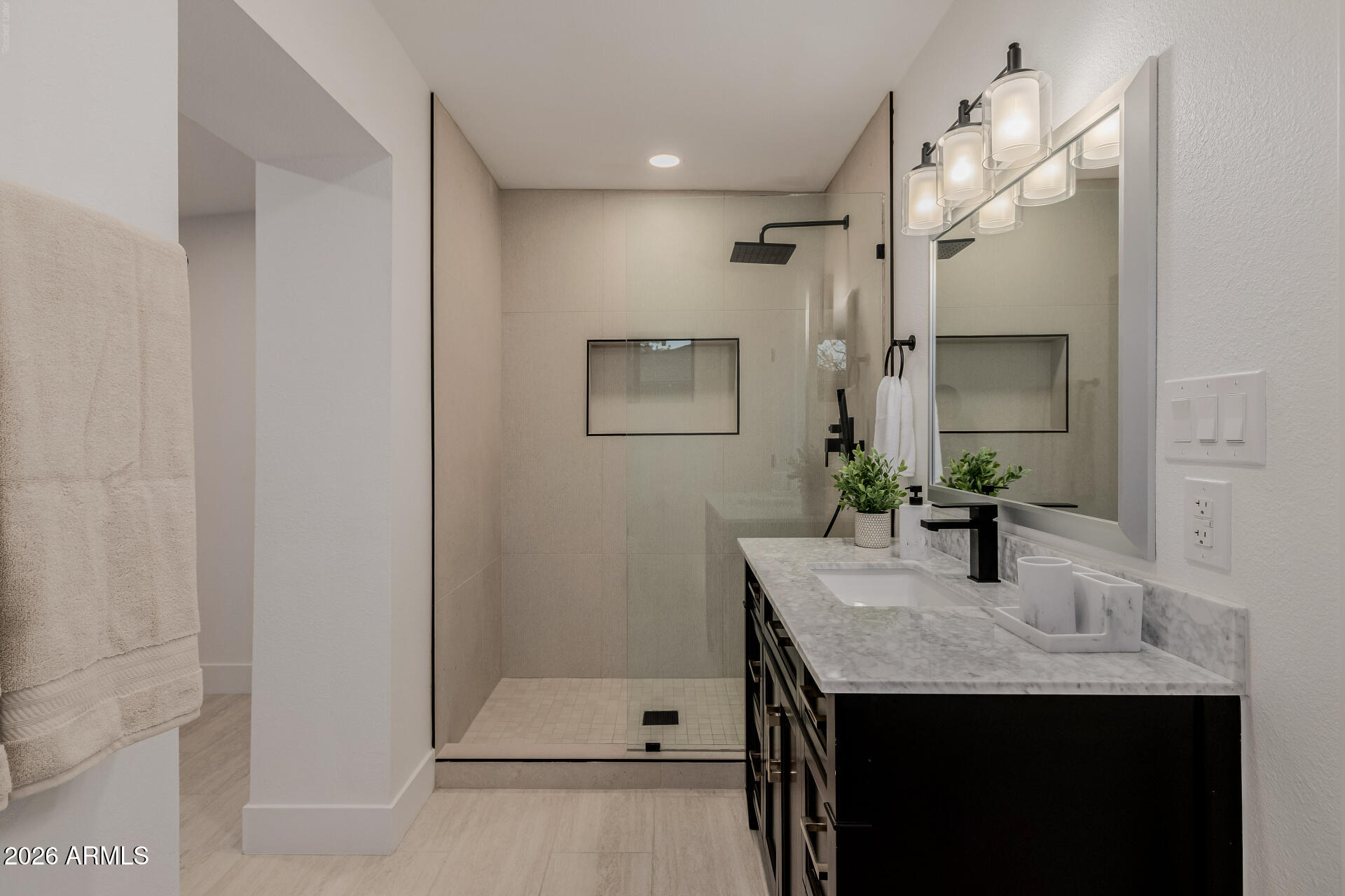 1111 W TOWNLEY Avenue