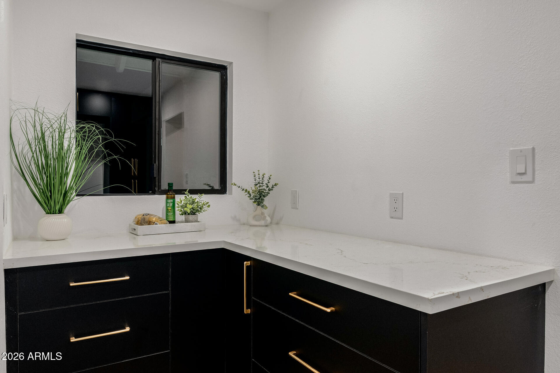 1111 W TOWNLEY Avenue