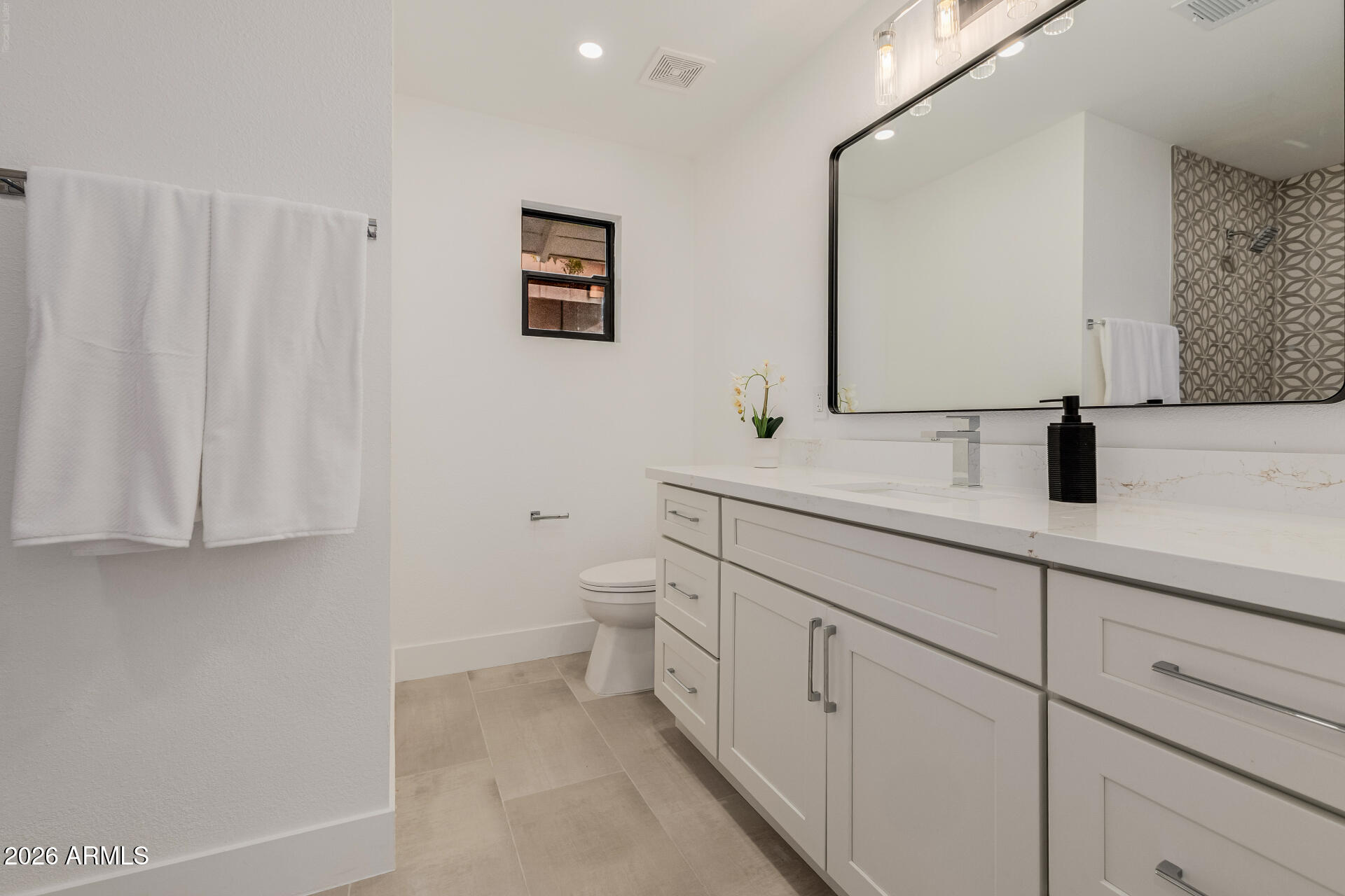 1111 W TOWNLEY Avenue