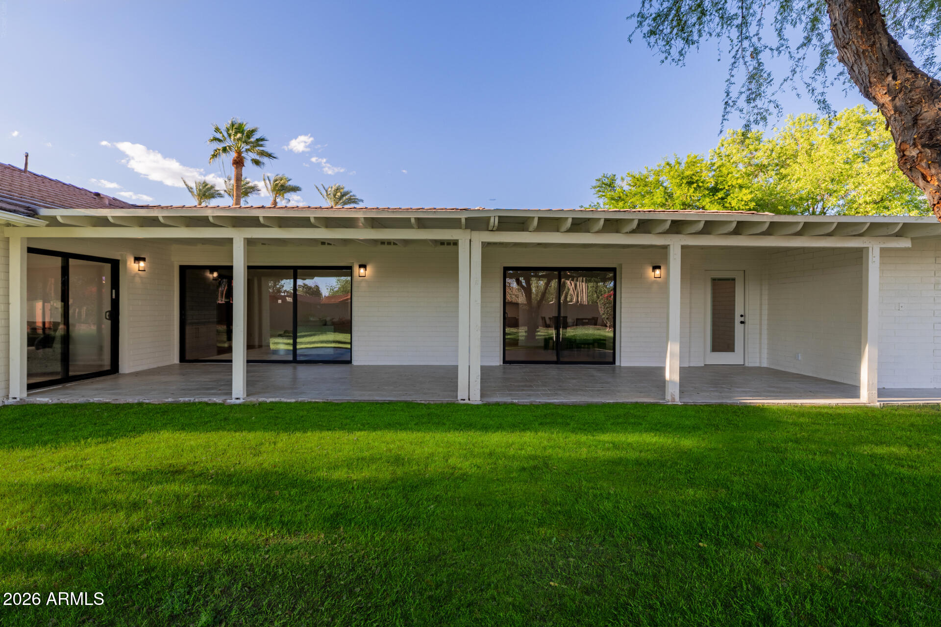 1111 W TOWNLEY Avenue