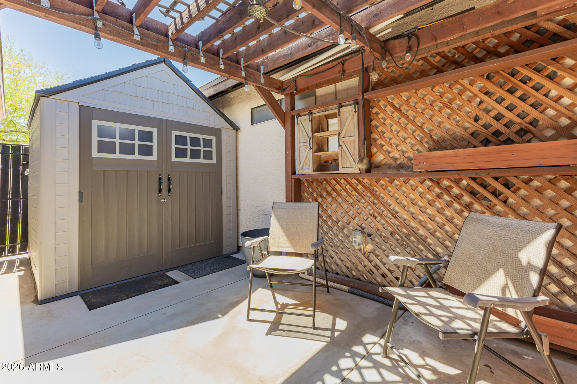 8735 E MORELAND Street