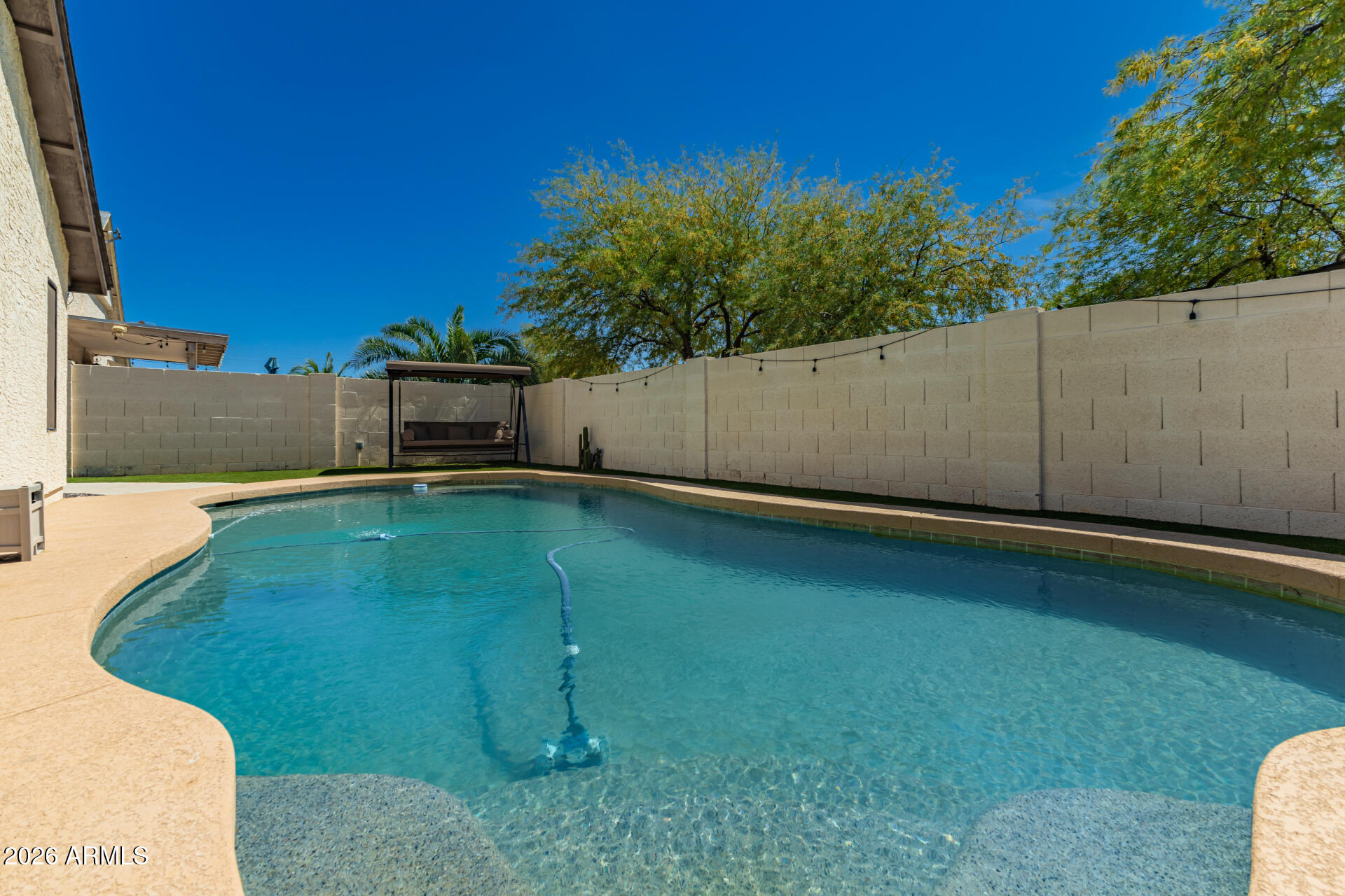 8735 E MORELAND Street