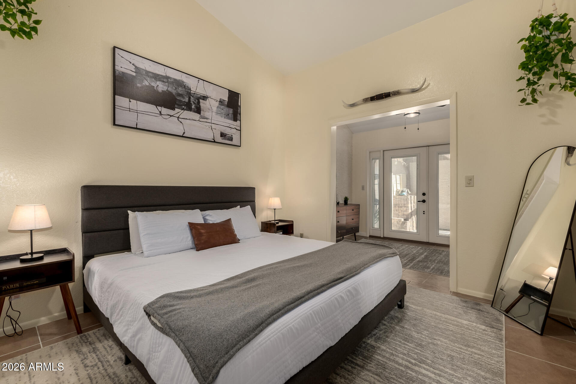 8735 E MORELAND Street