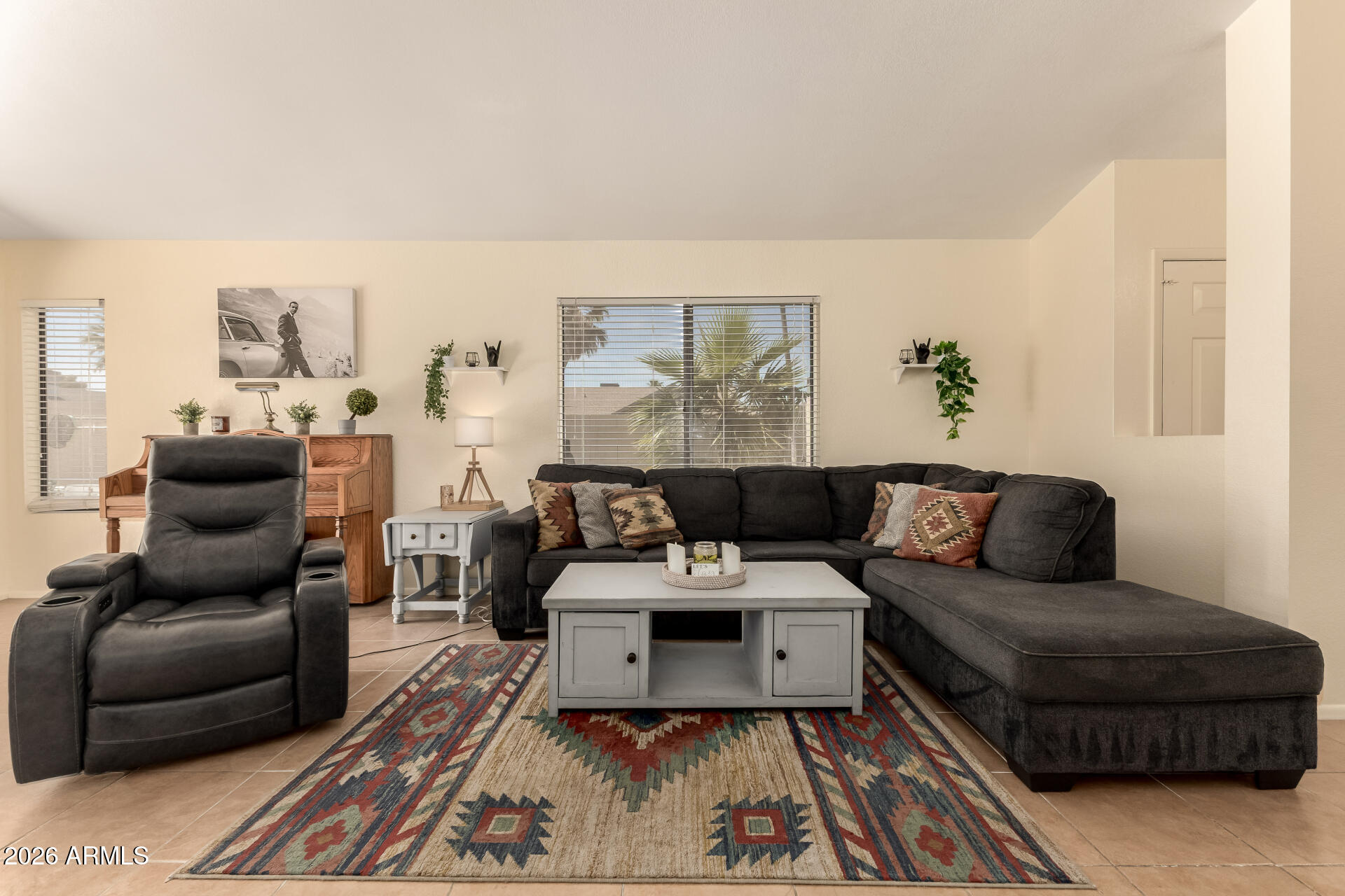 8735 E MORELAND Street