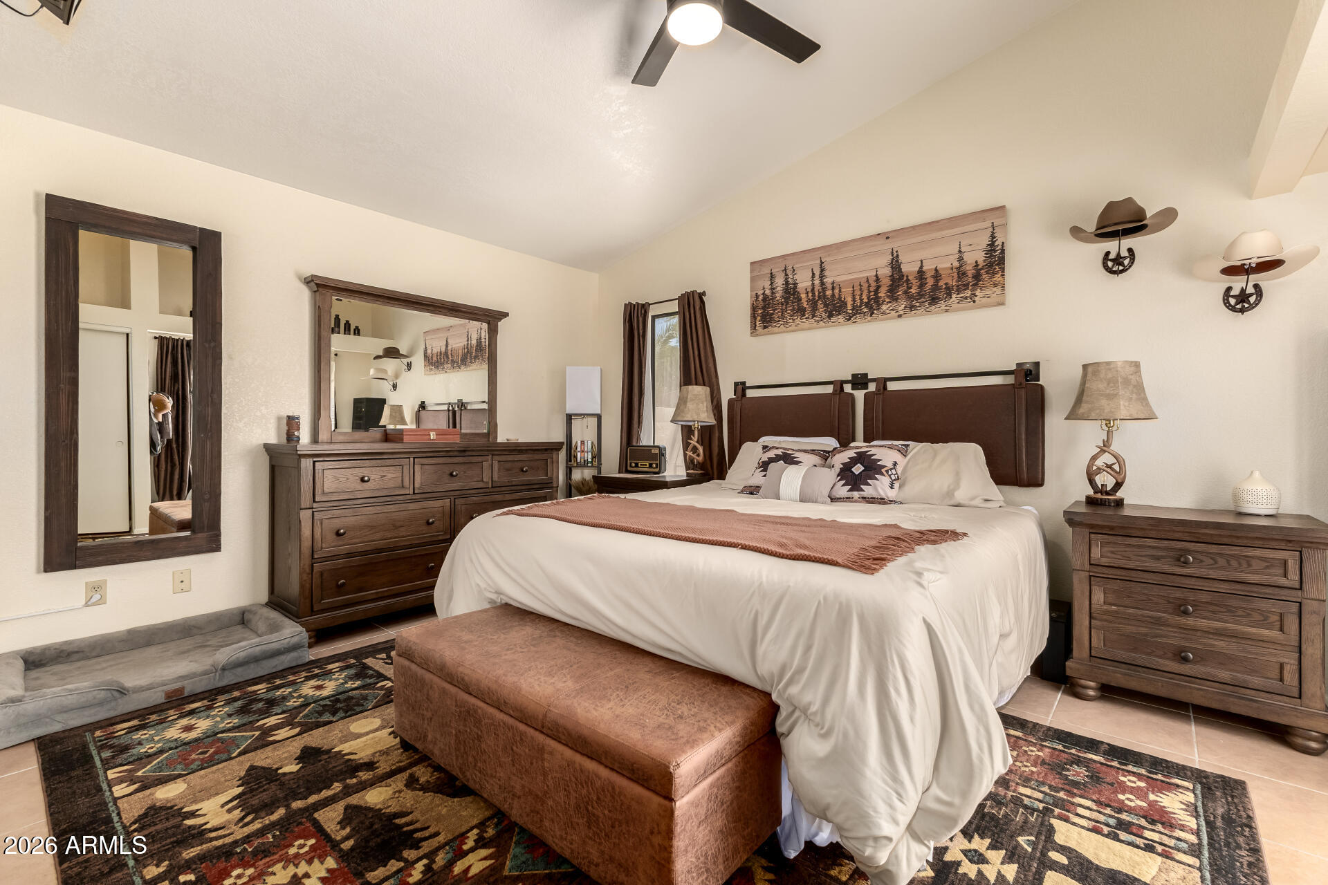 8735 E MORELAND Street