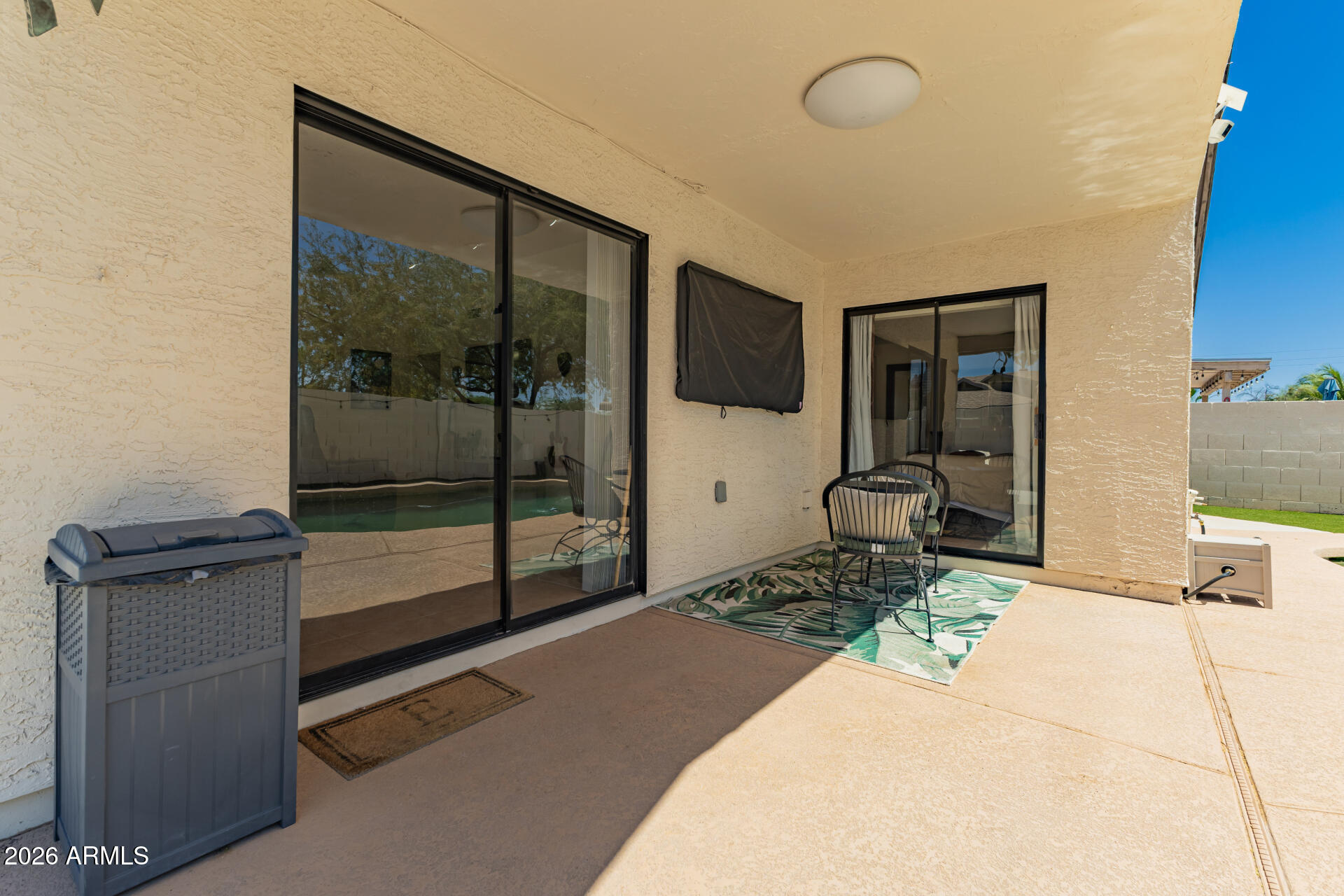 8735 E MORELAND Street