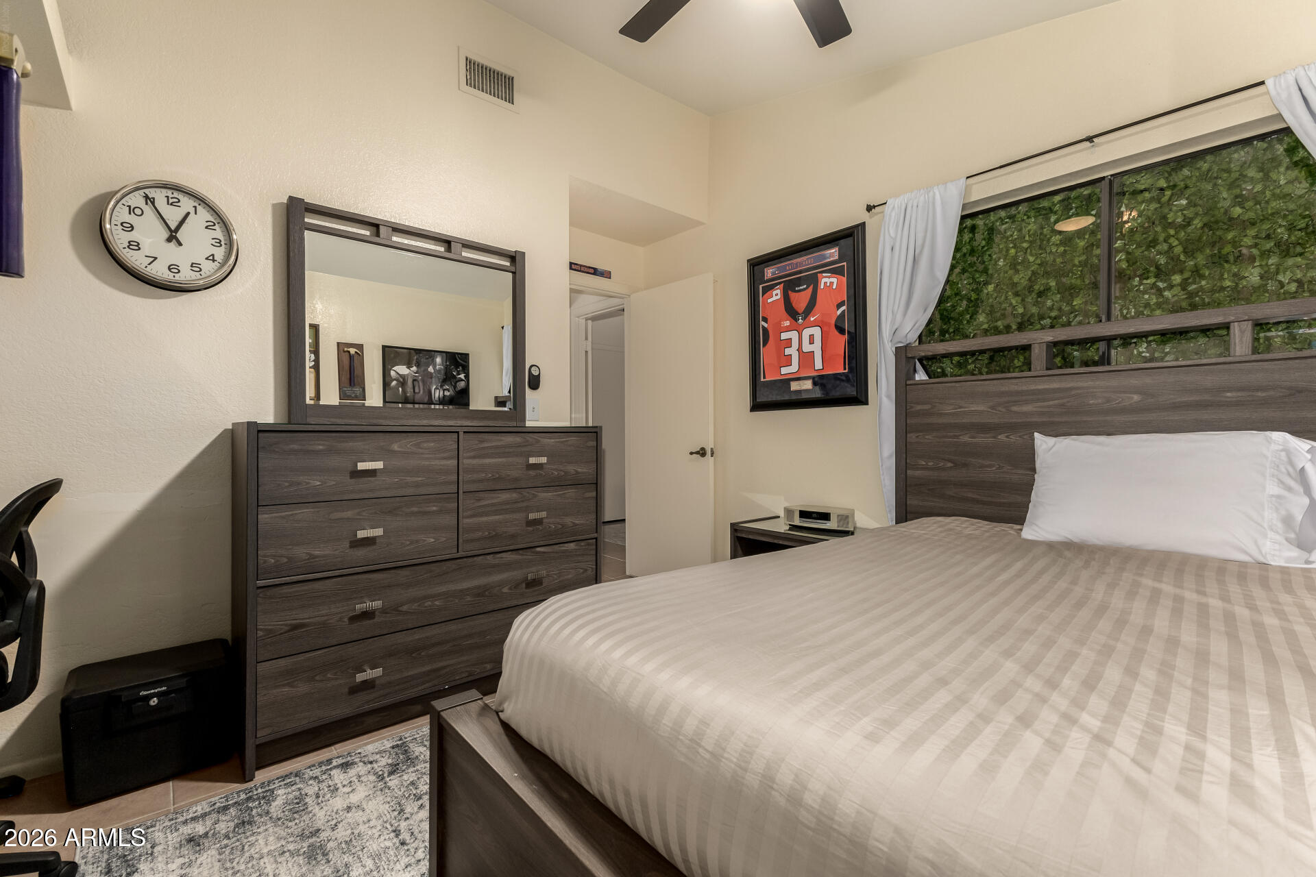 8735 E MORELAND Street