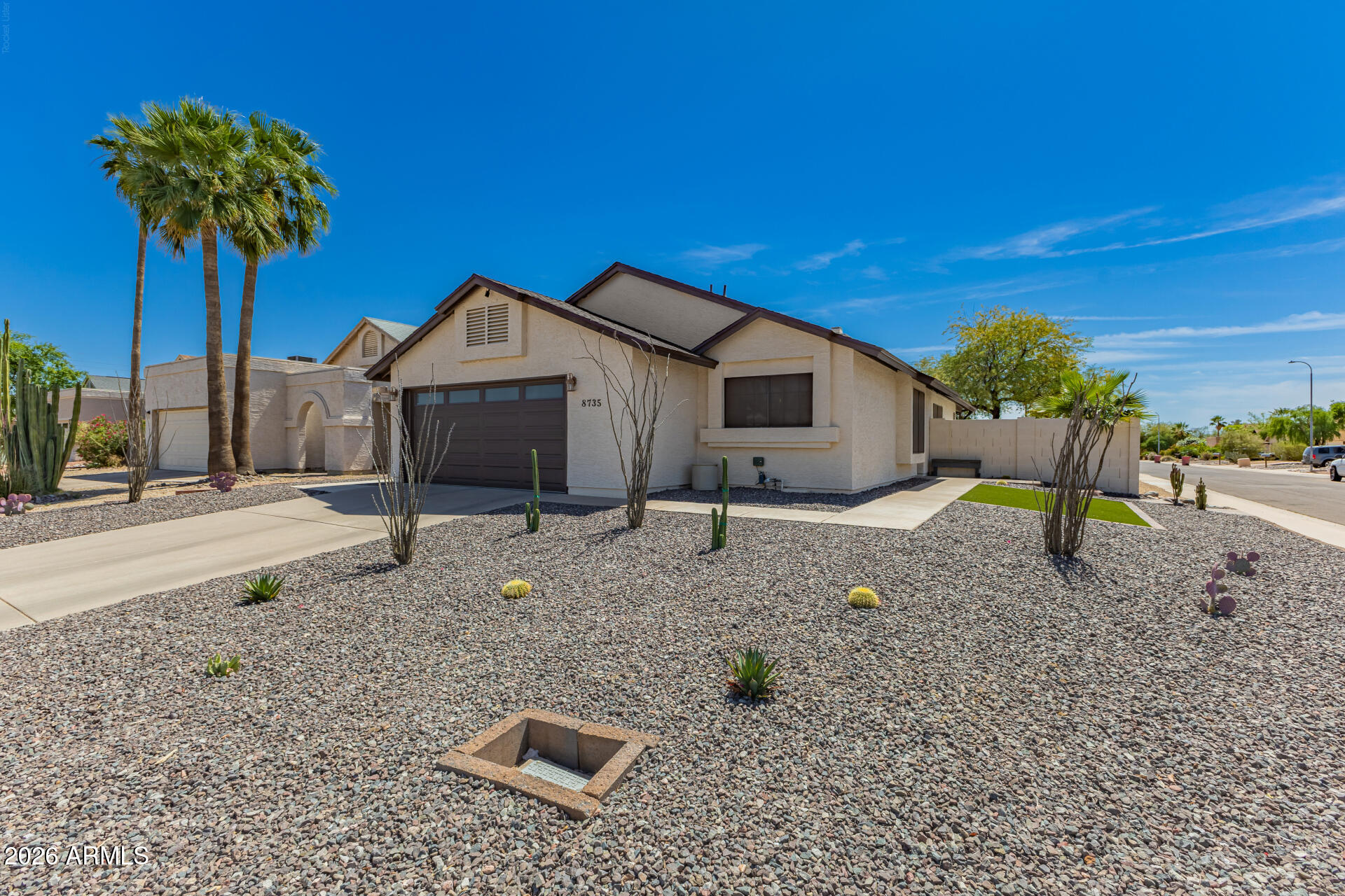 8735 E MORELAND Street