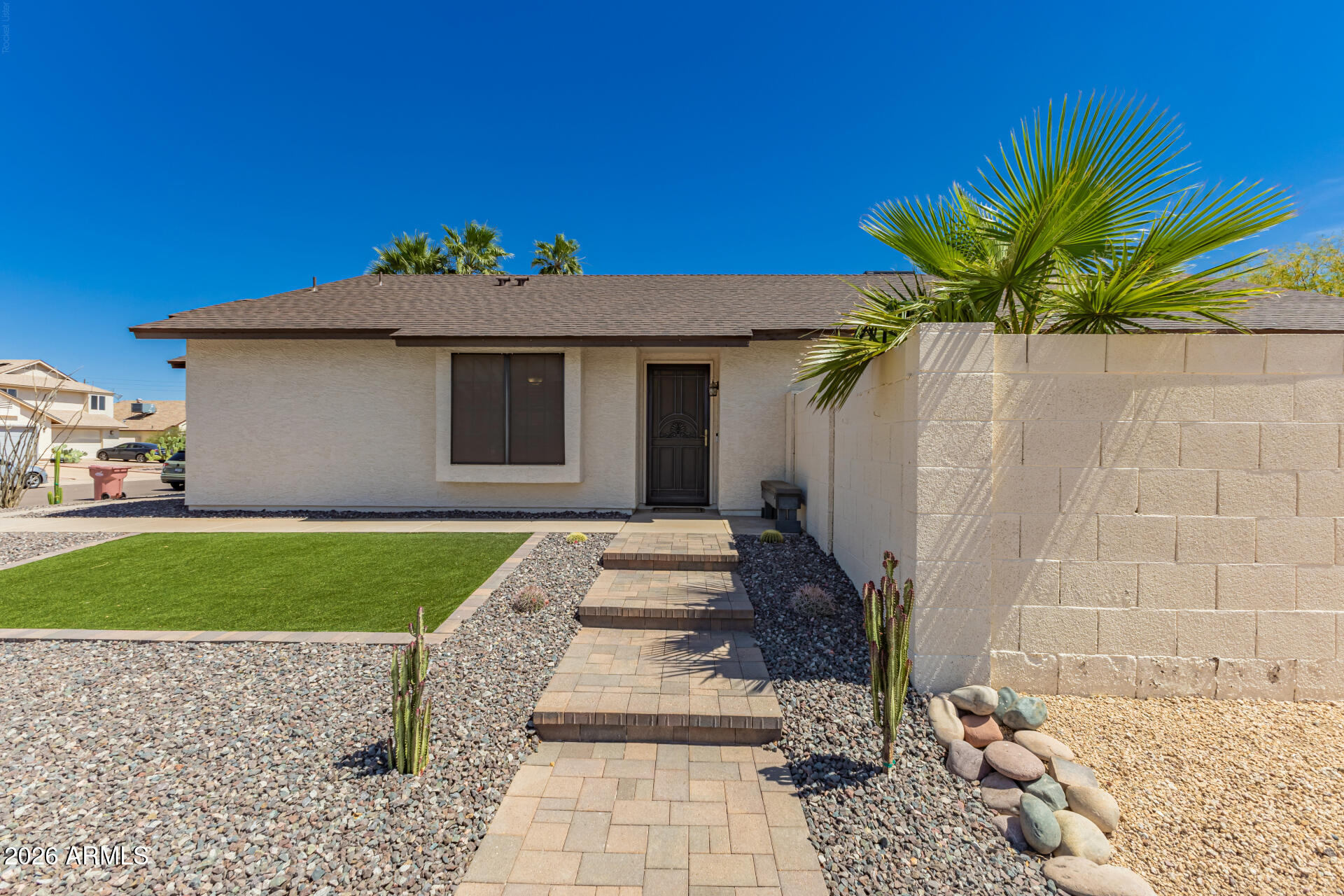 8735 E MORELAND Street