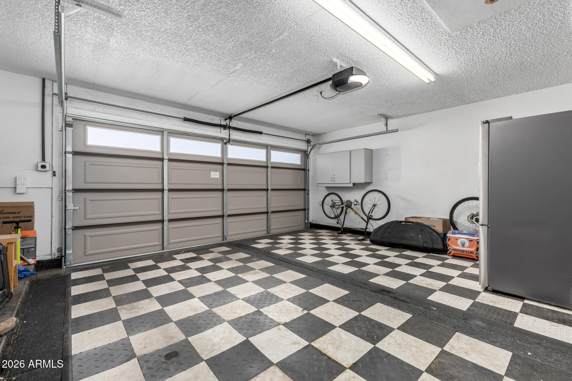 8735 E MORELAND Street