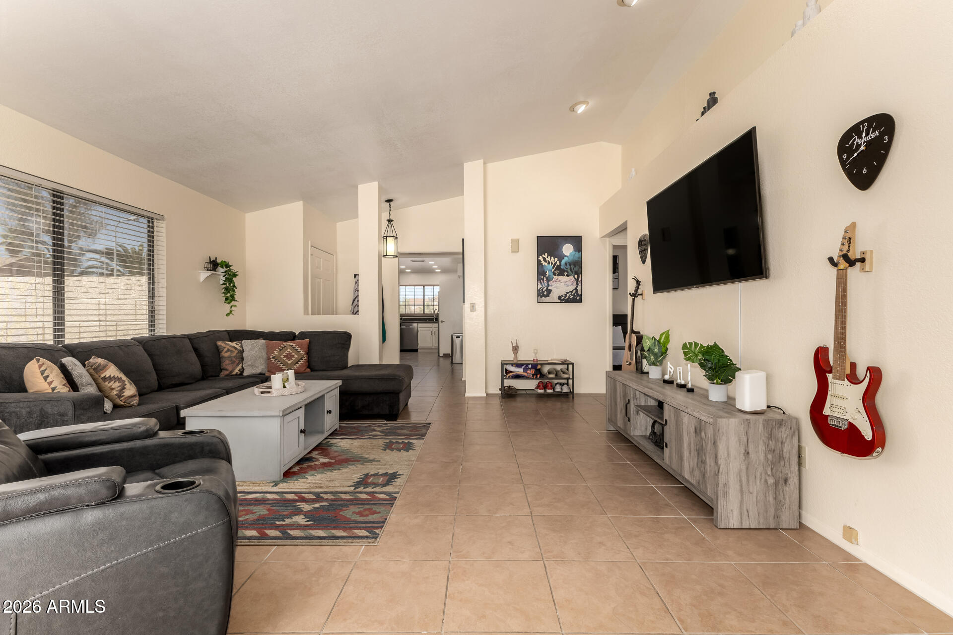 8735 E MORELAND Street