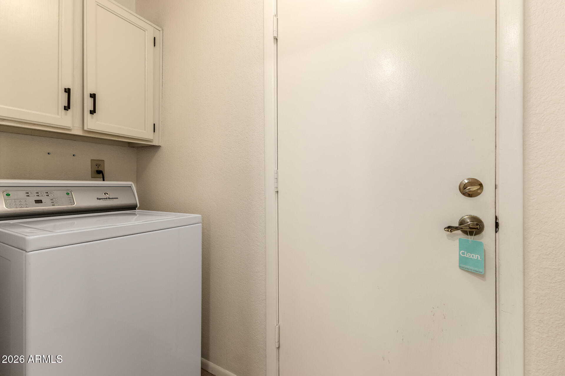 8735 E MORELAND Street