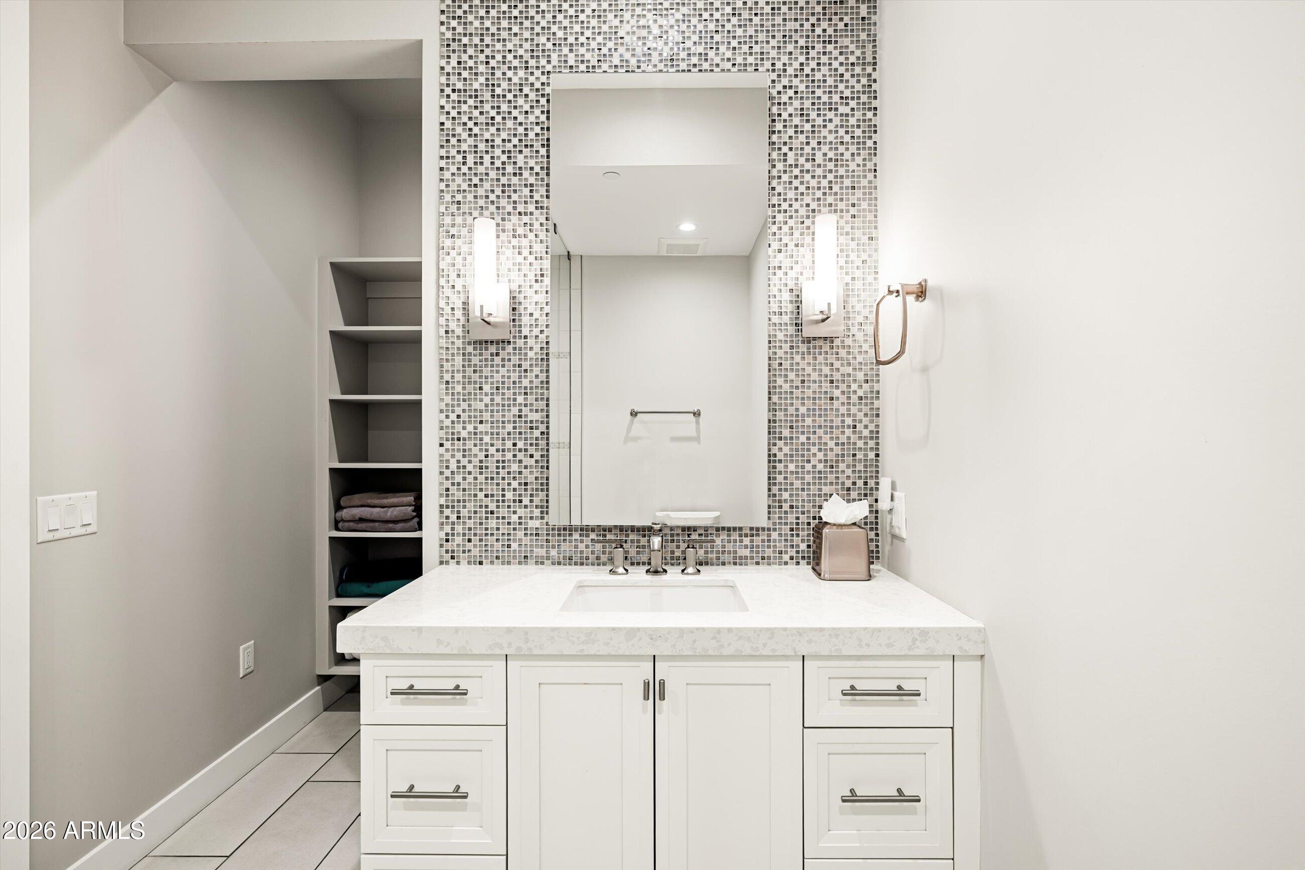 6166 N Scottsdale Road Unit: A2007