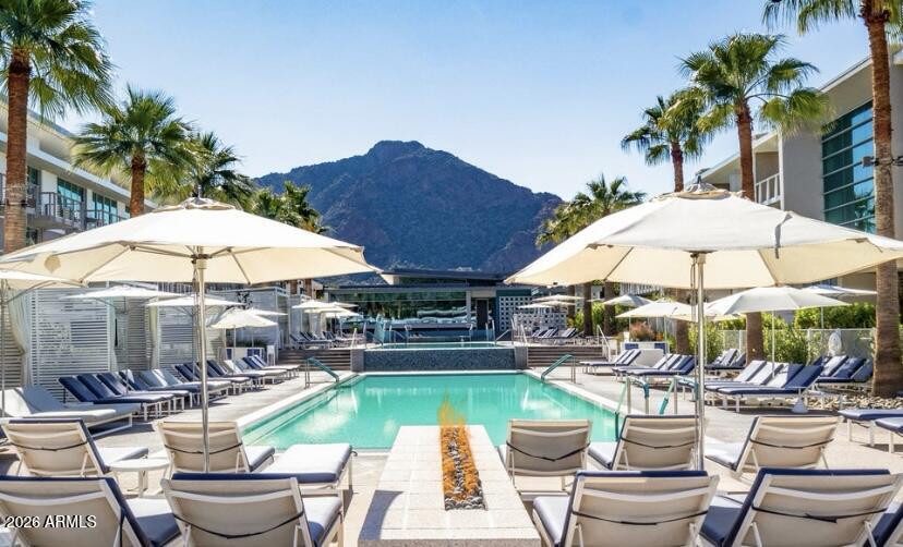 5455 E LINCOLN Drive 2001