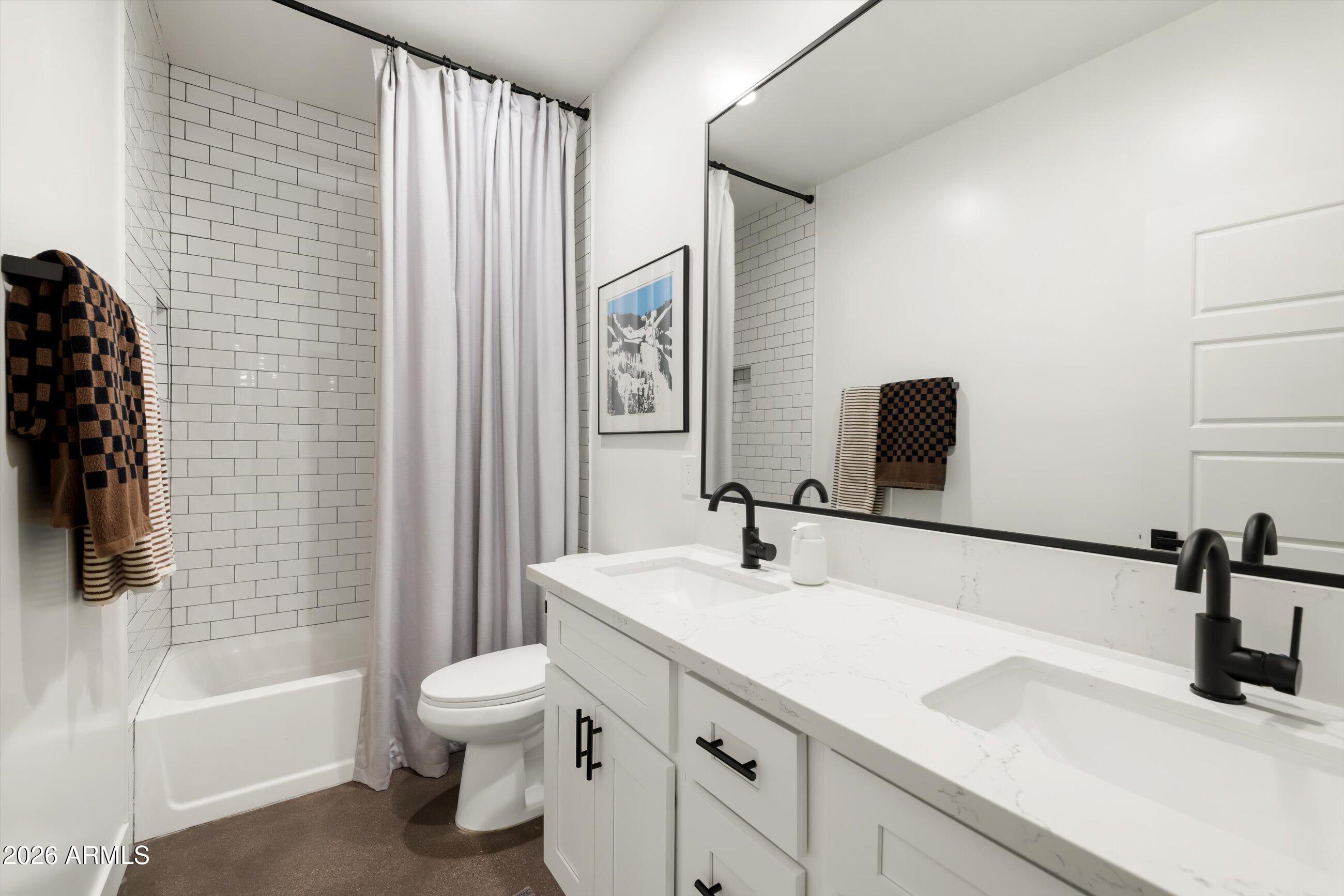 2922 E BLANCHE Drive