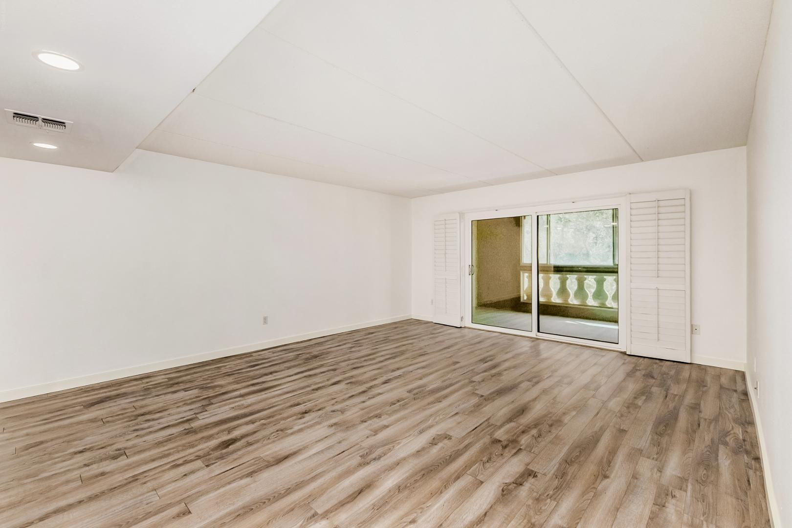 7950 E Camelback Road 305