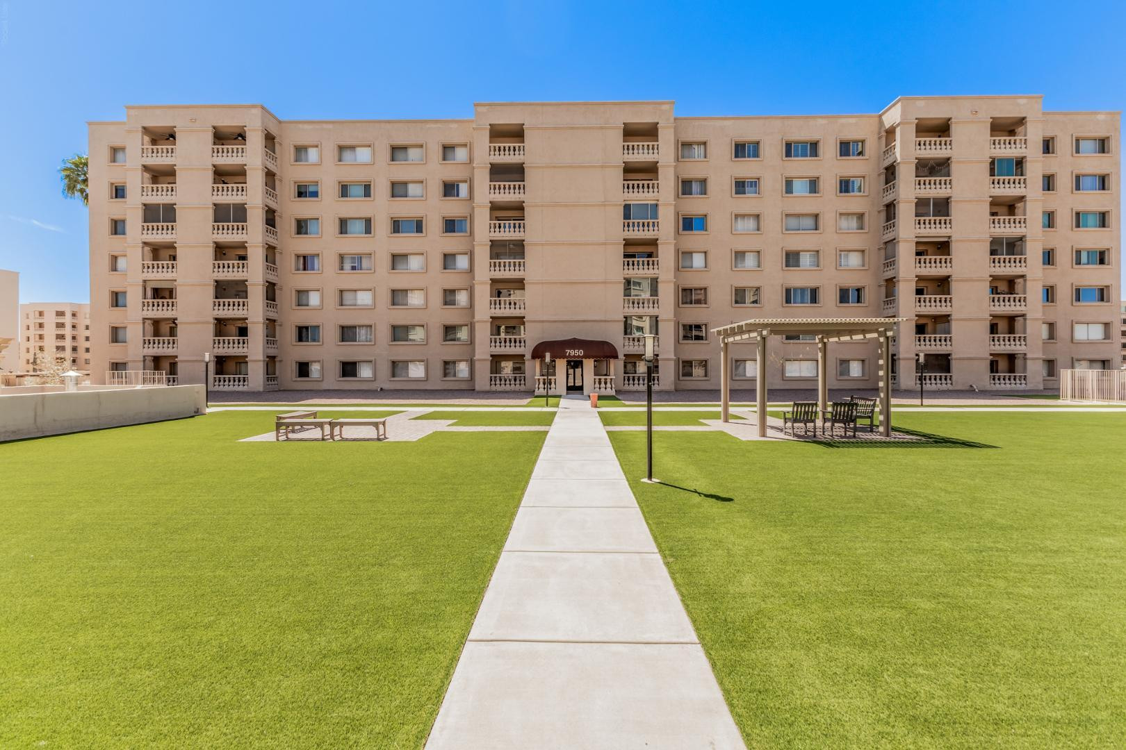 7950 E Camelback Road 305