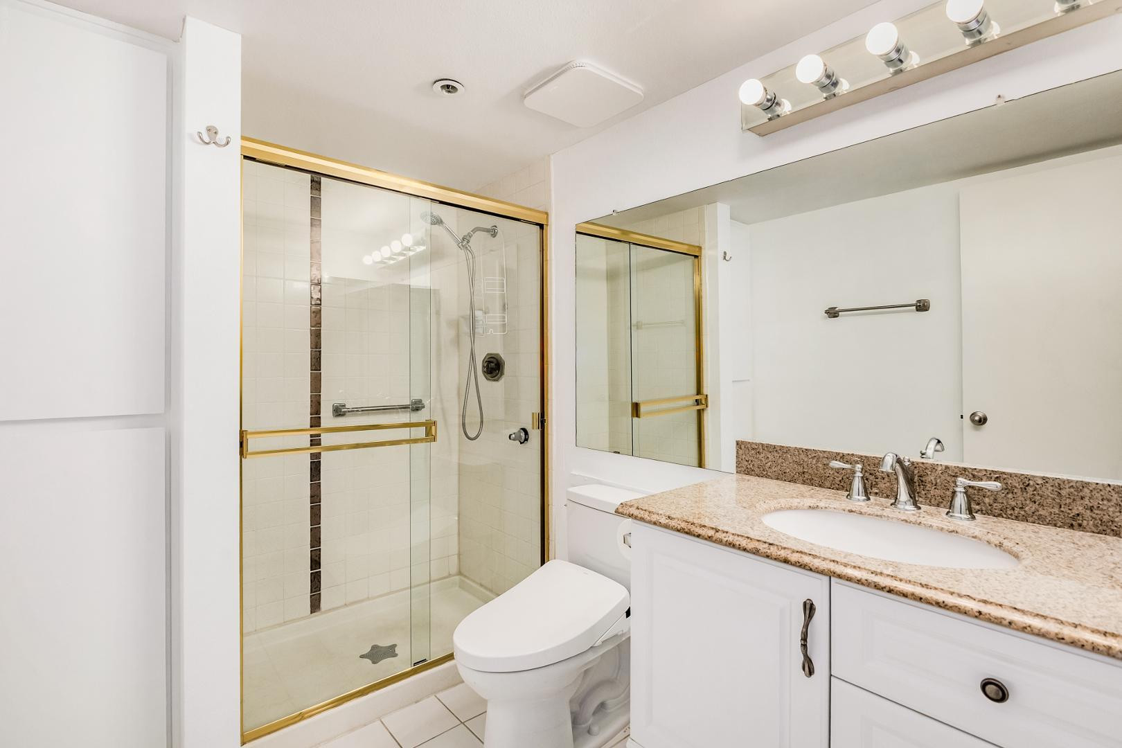 7950 E Camelback Road 305