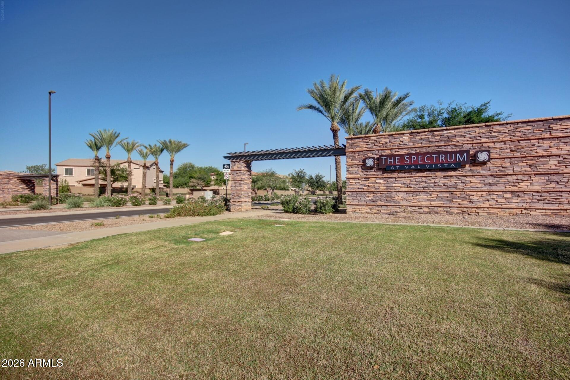 1271 E CANYON CREEK Drive