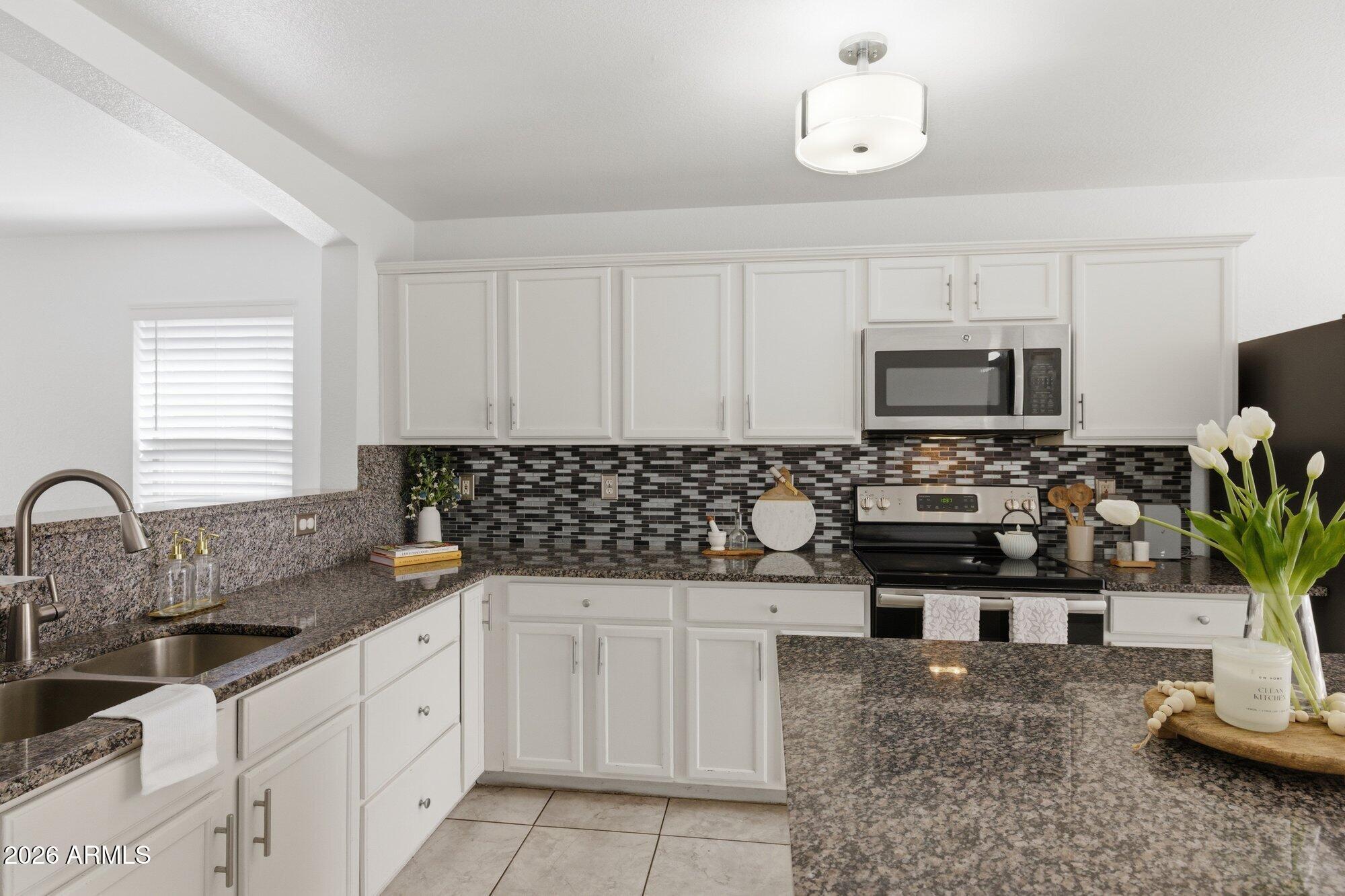 9407 W EATON Road