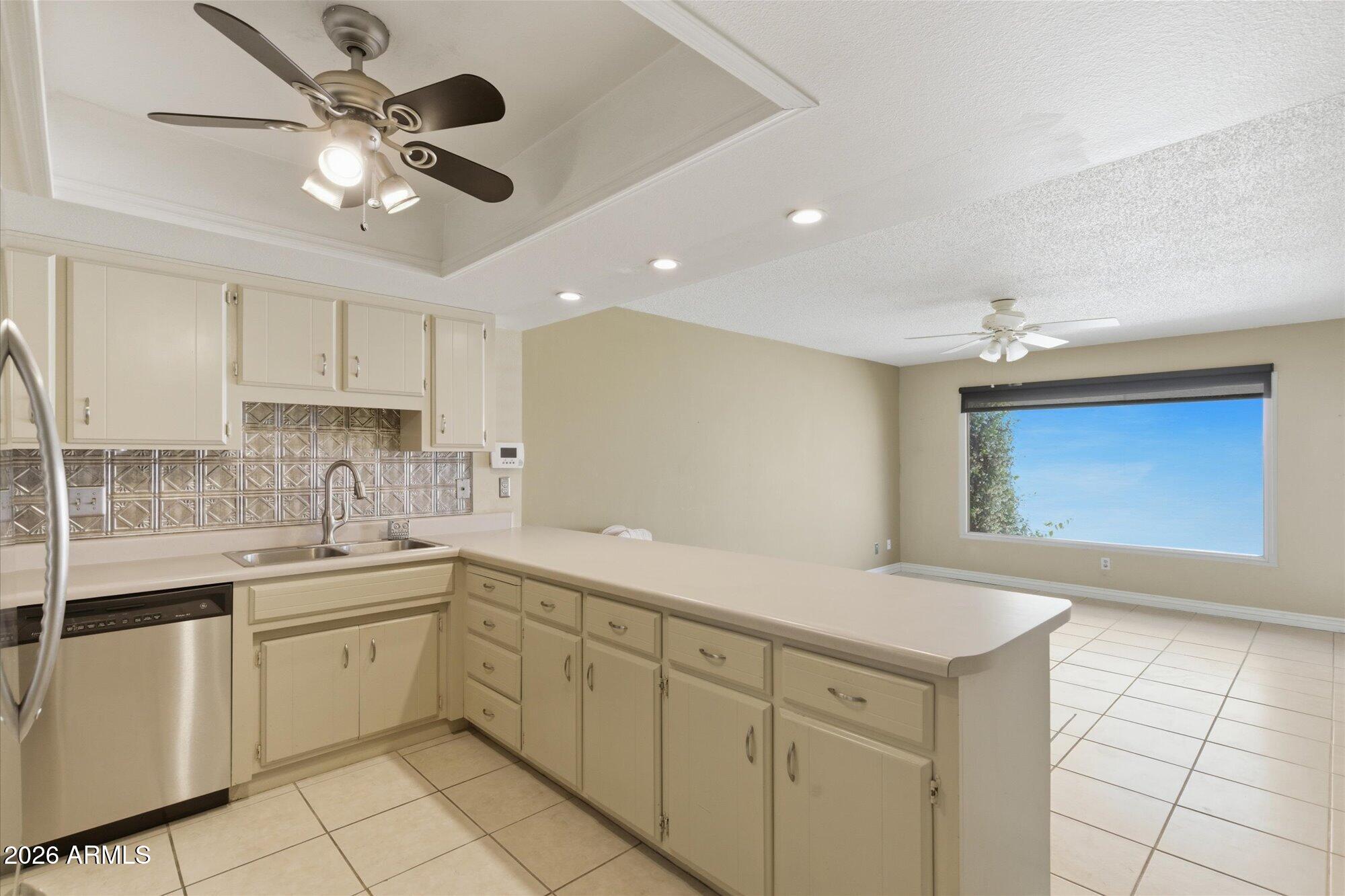 7113 N VIA DE PAESIA