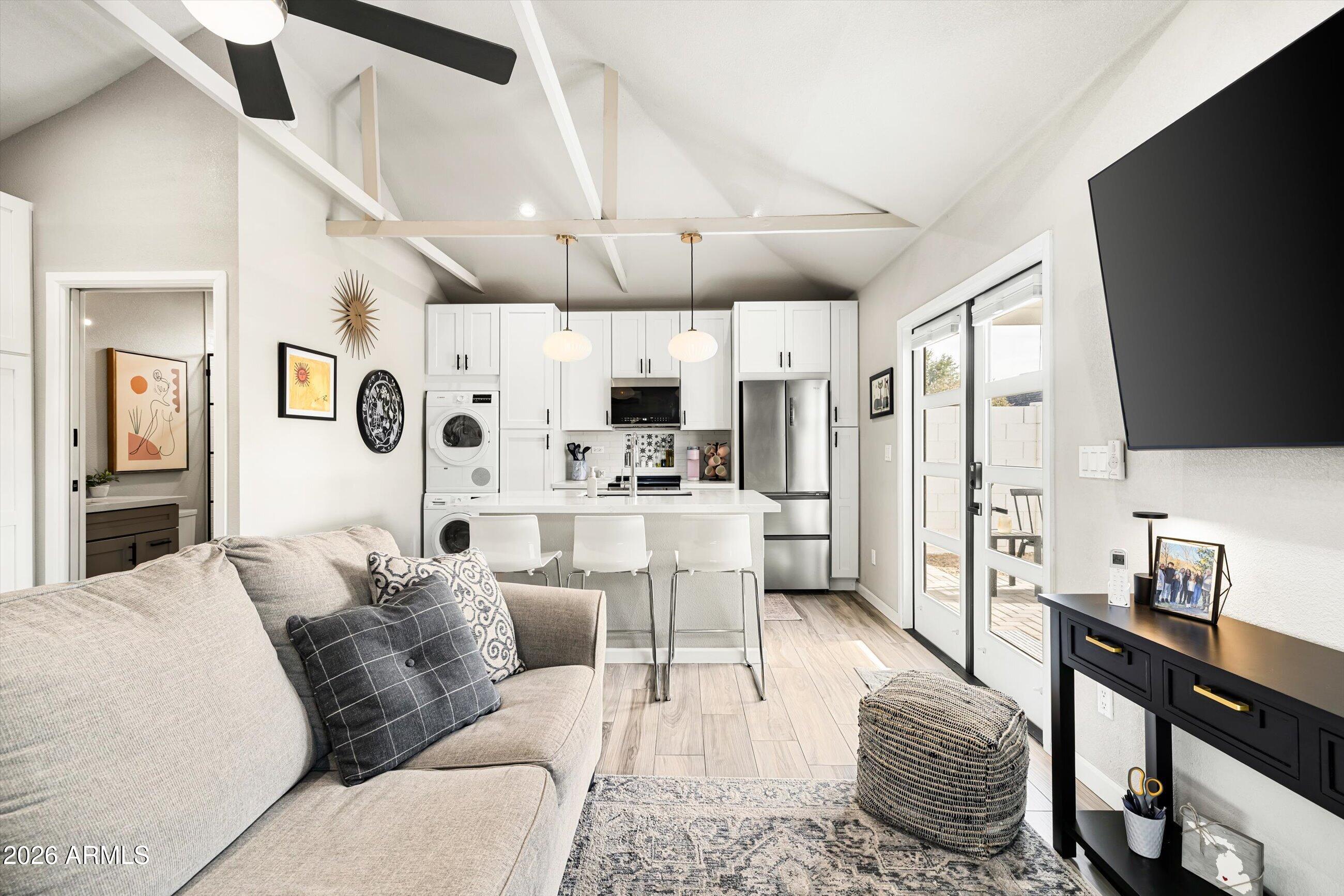 537 W VIRGINIA Avenue