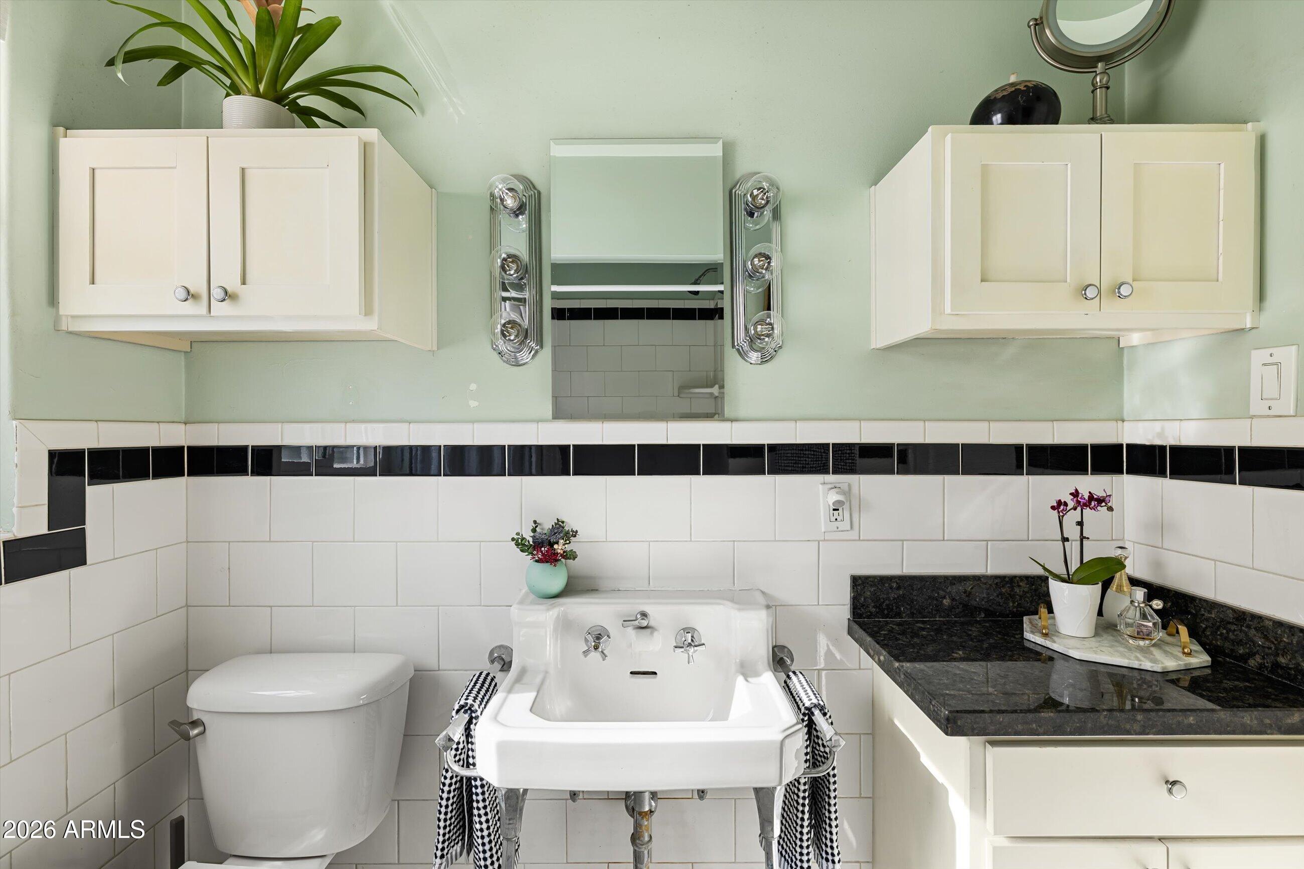 537 W VIRGINIA Avenue