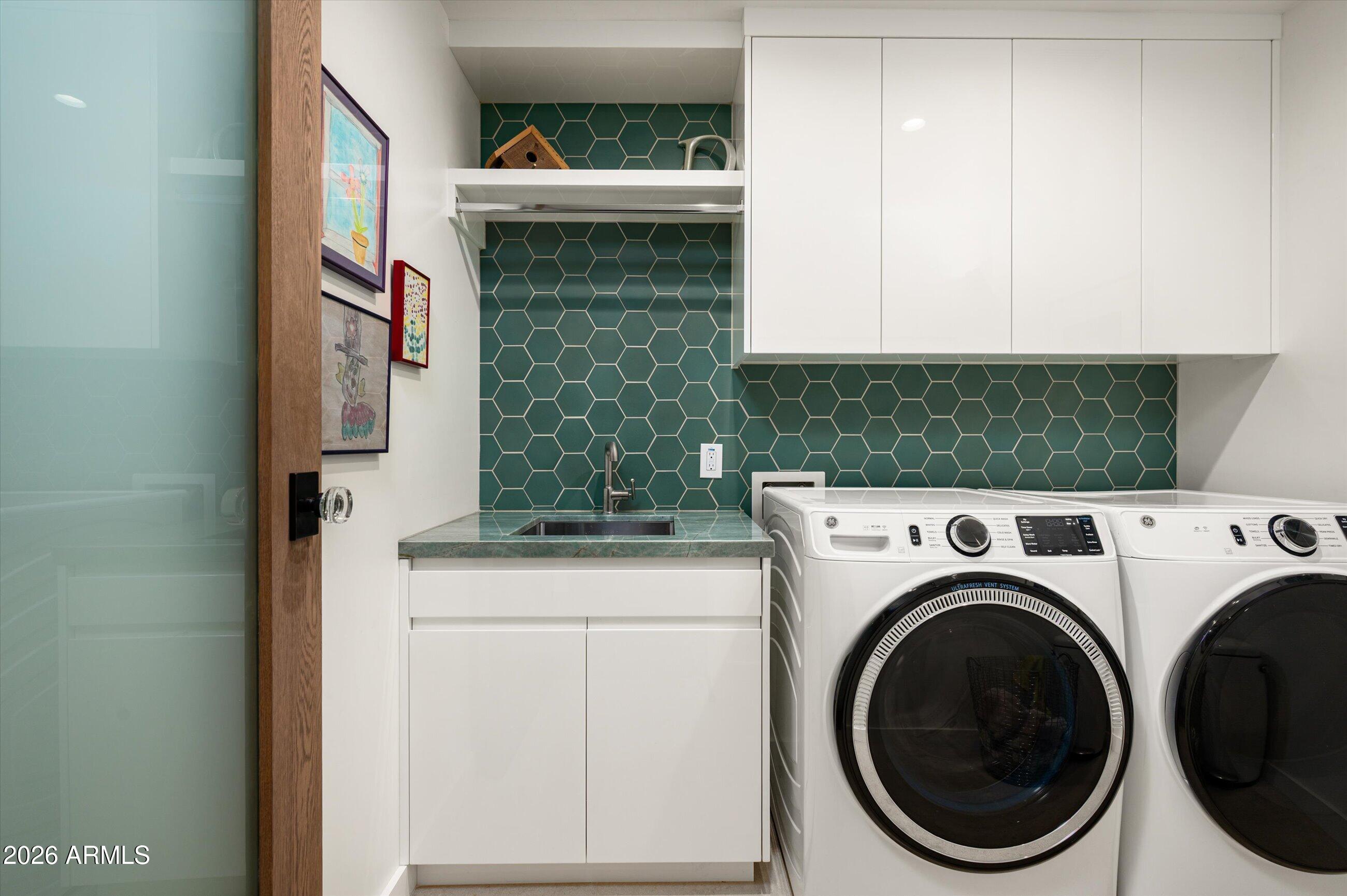 515 W ORANGEWOOD Avenue