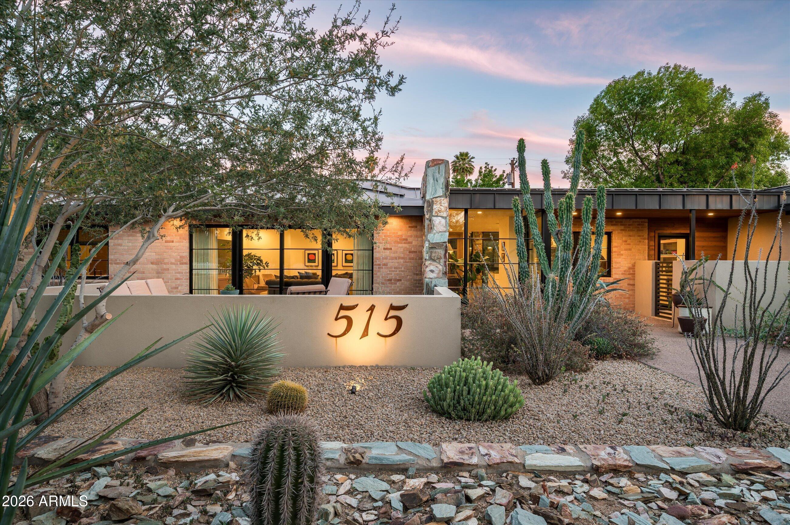 515 W ORANGEWOOD Avenue