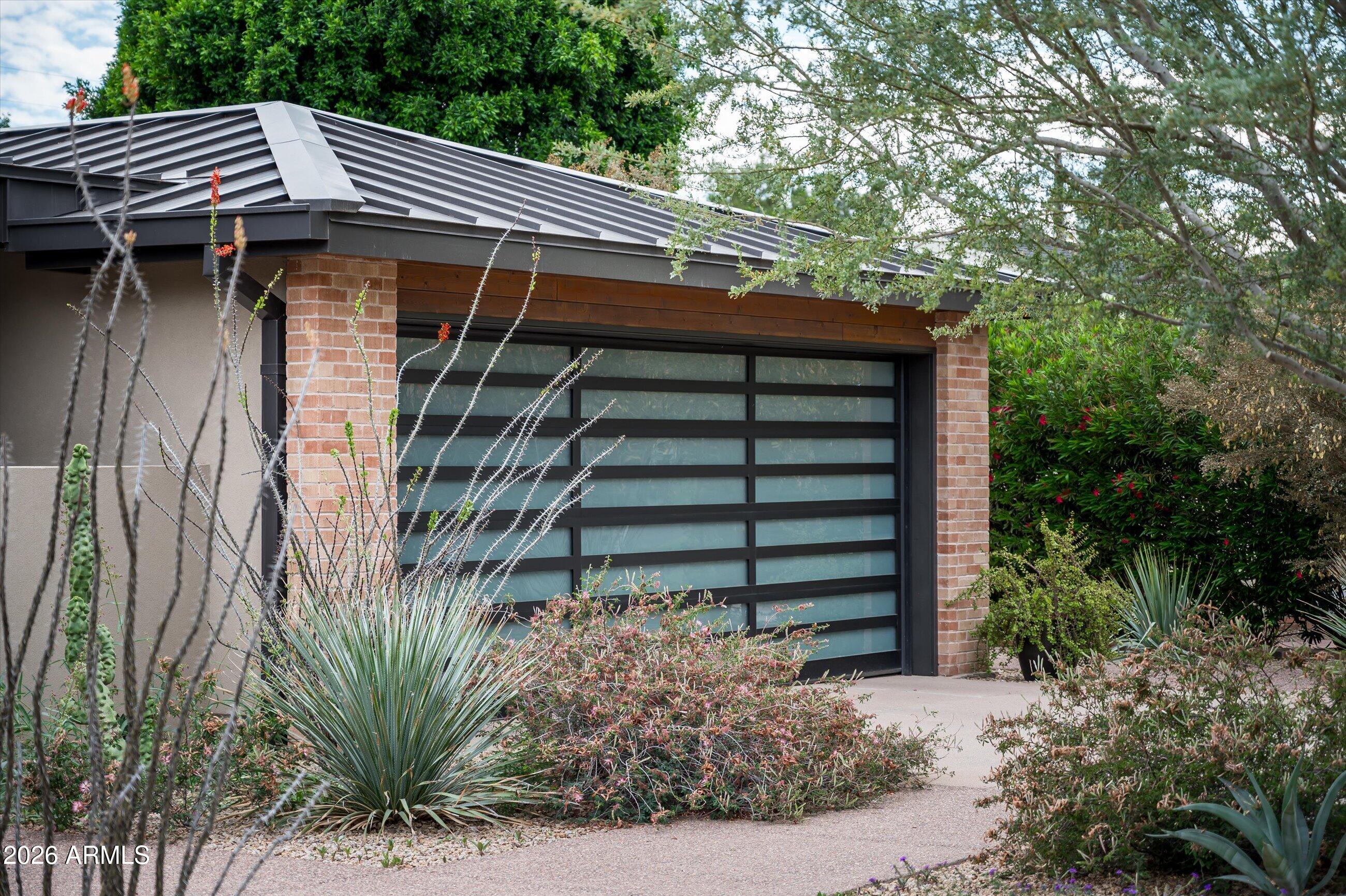 515 W ORANGEWOOD Avenue