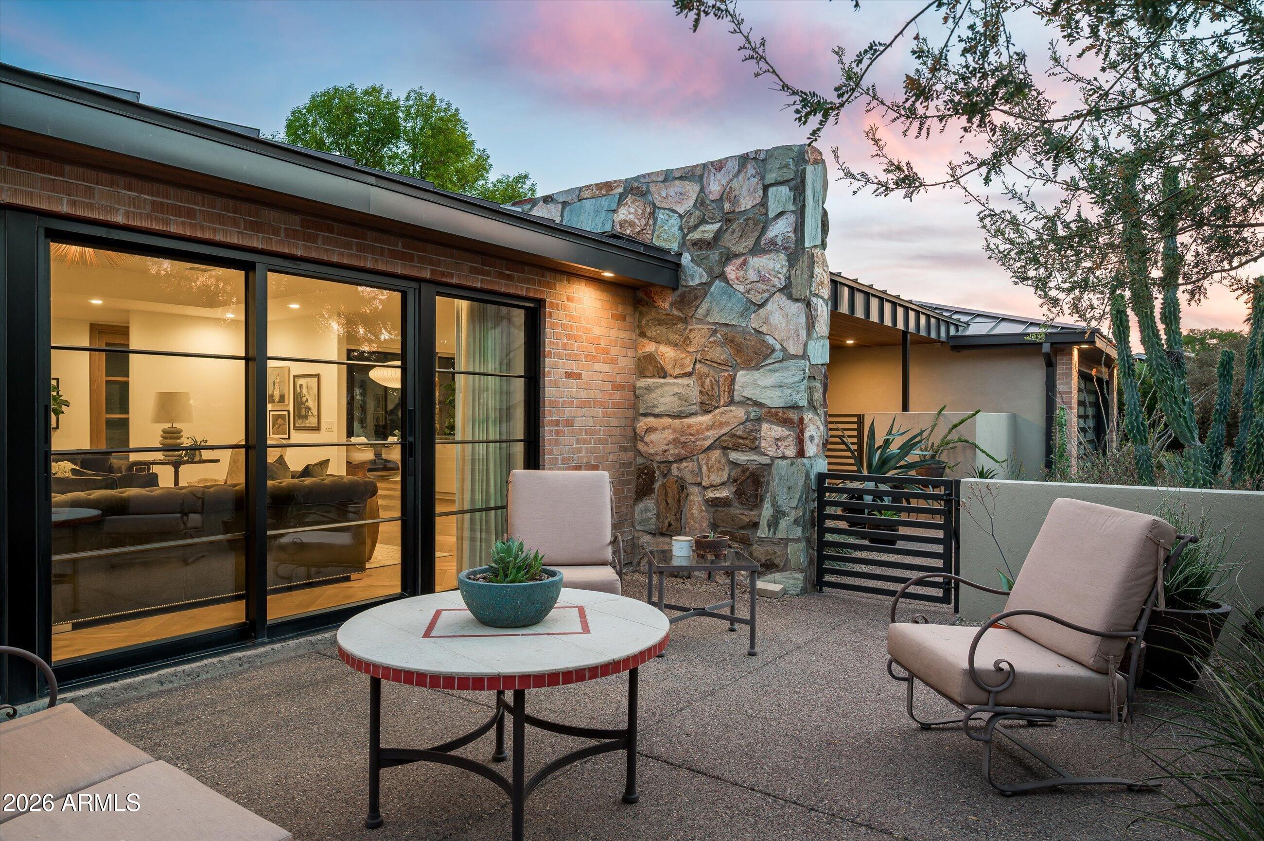 515 W ORANGEWOOD Avenue