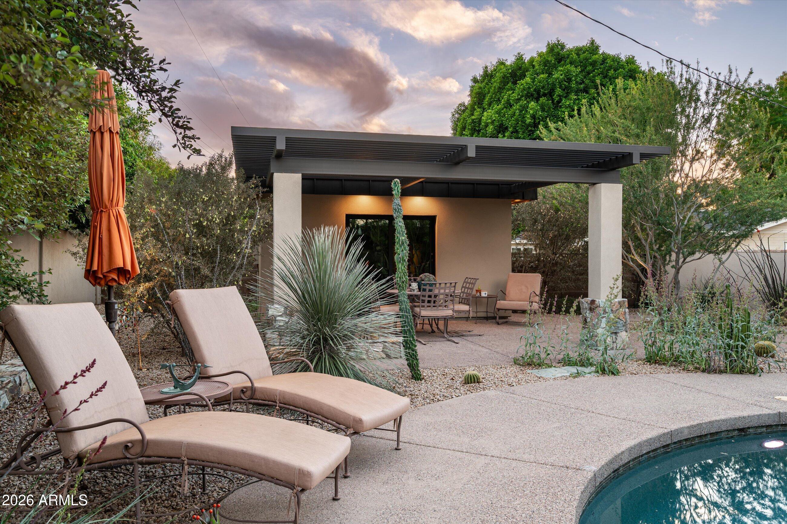 515 W ORANGEWOOD Avenue