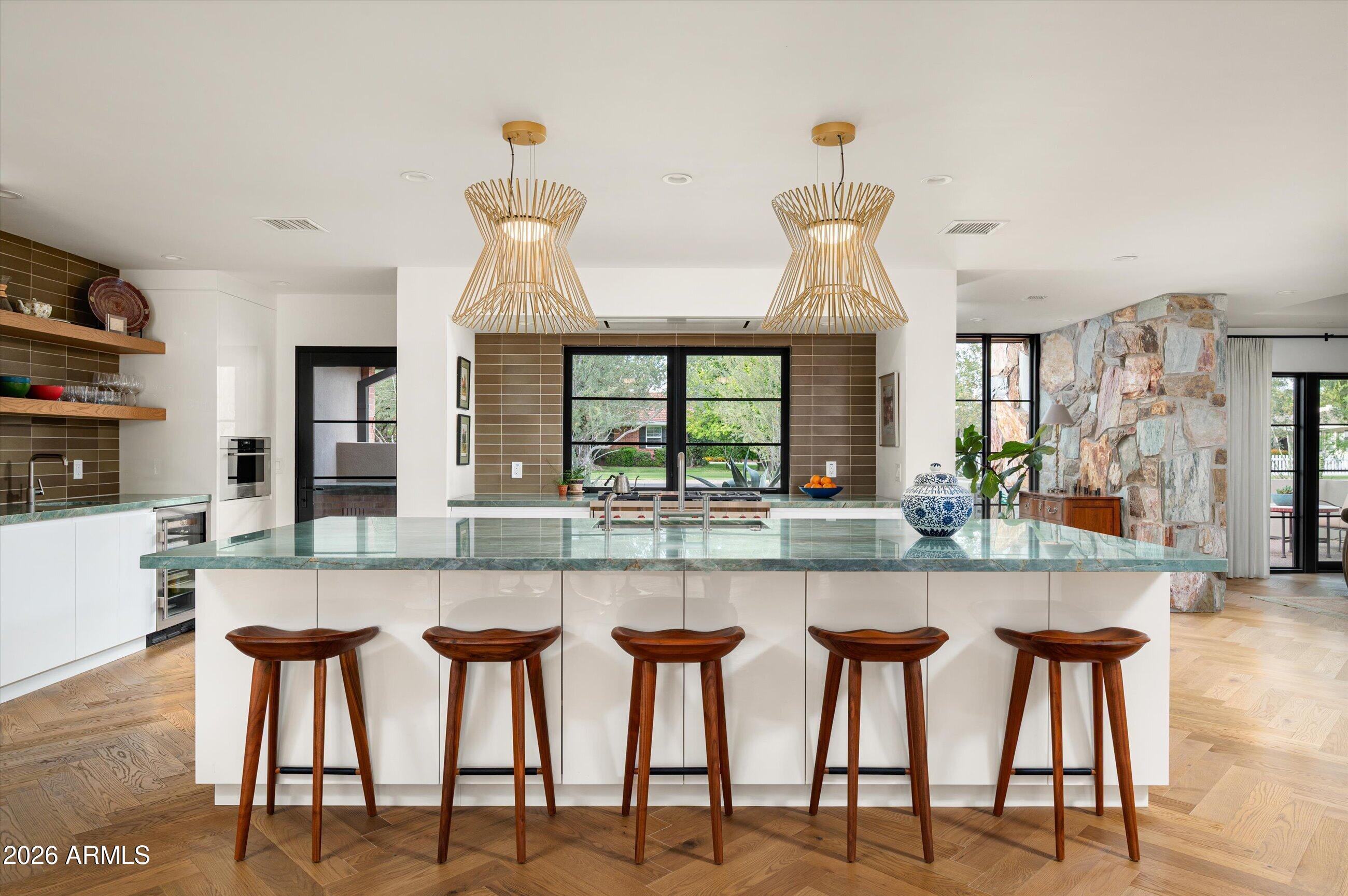 515 W ORANGEWOOD Avenue