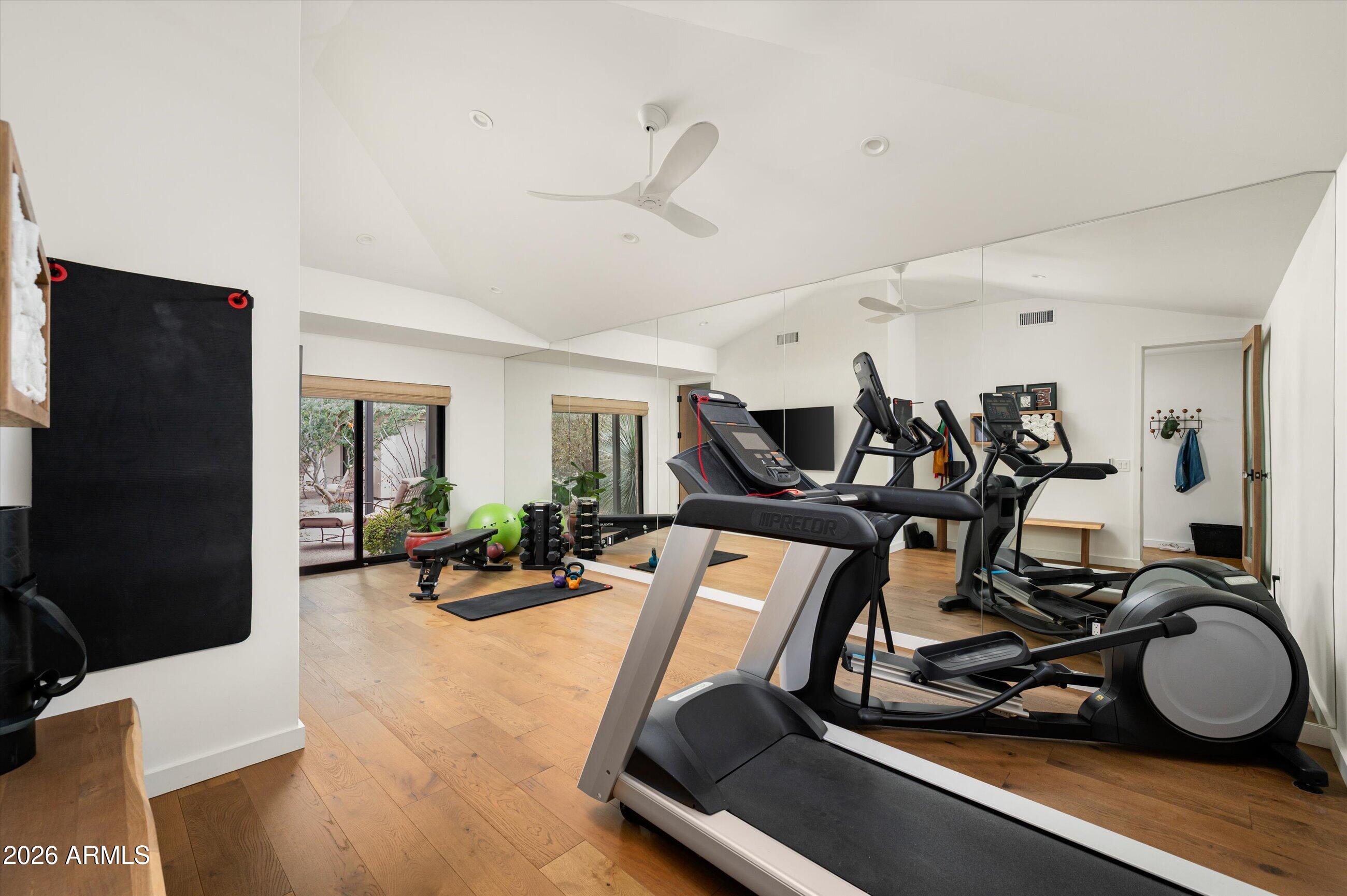 515 W ORANGEWOOD Avenue