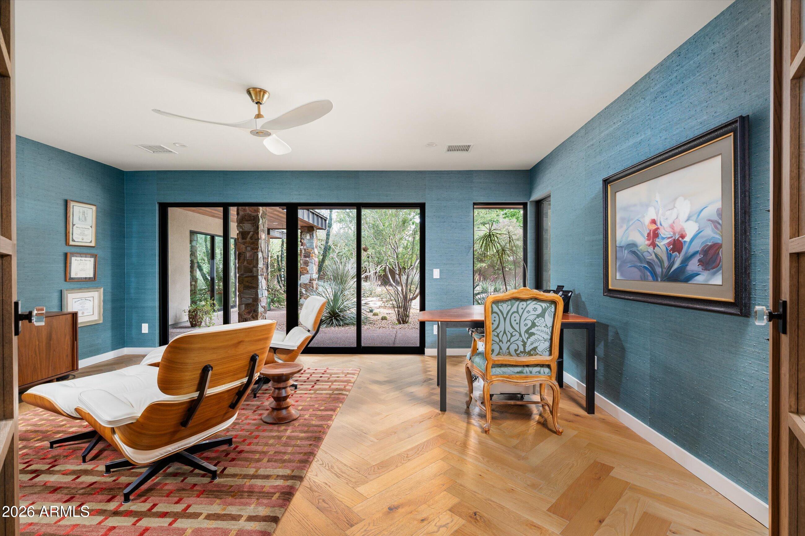 515 W ORANGEWOOD Avenue