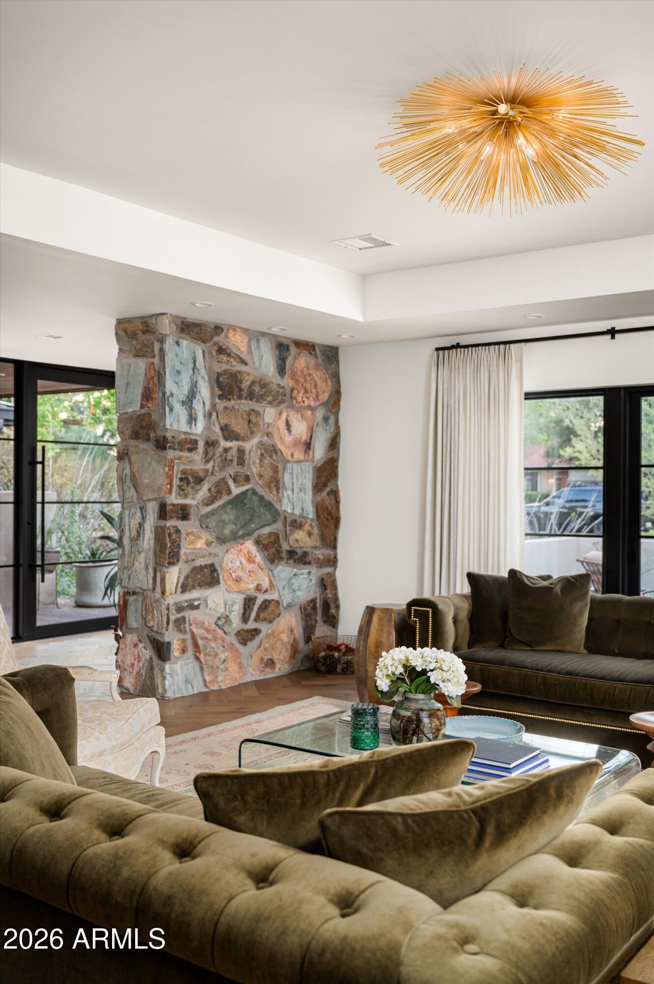 515 W ORANGEWOOD Avenue